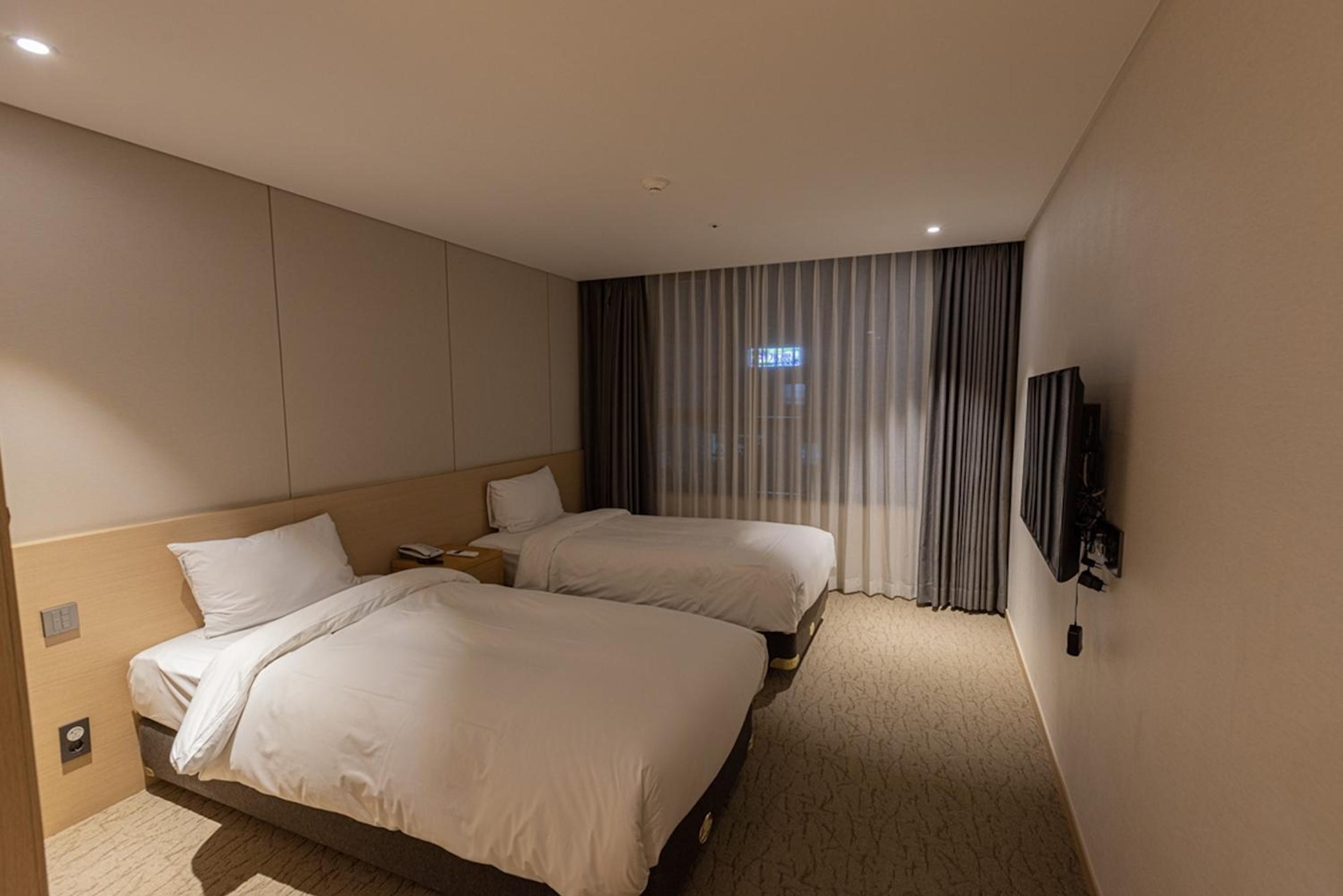 Superior Twin Room - Photo 5