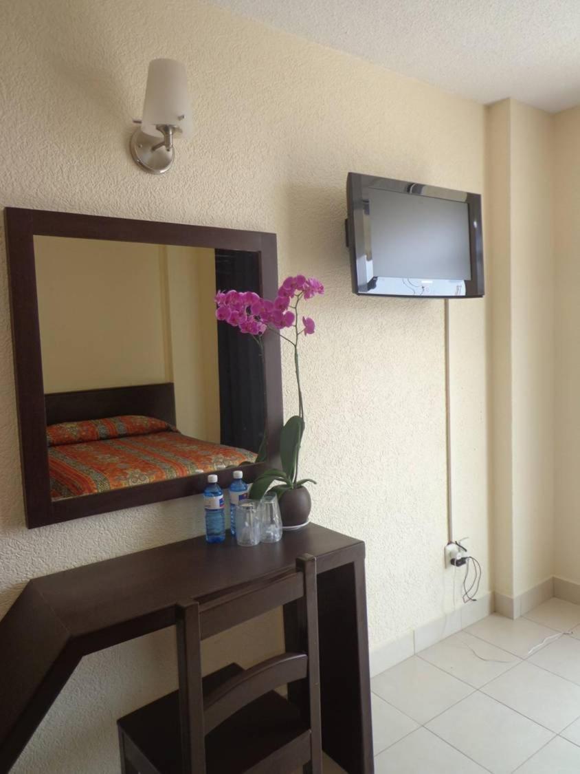 Double Room - Photo 8