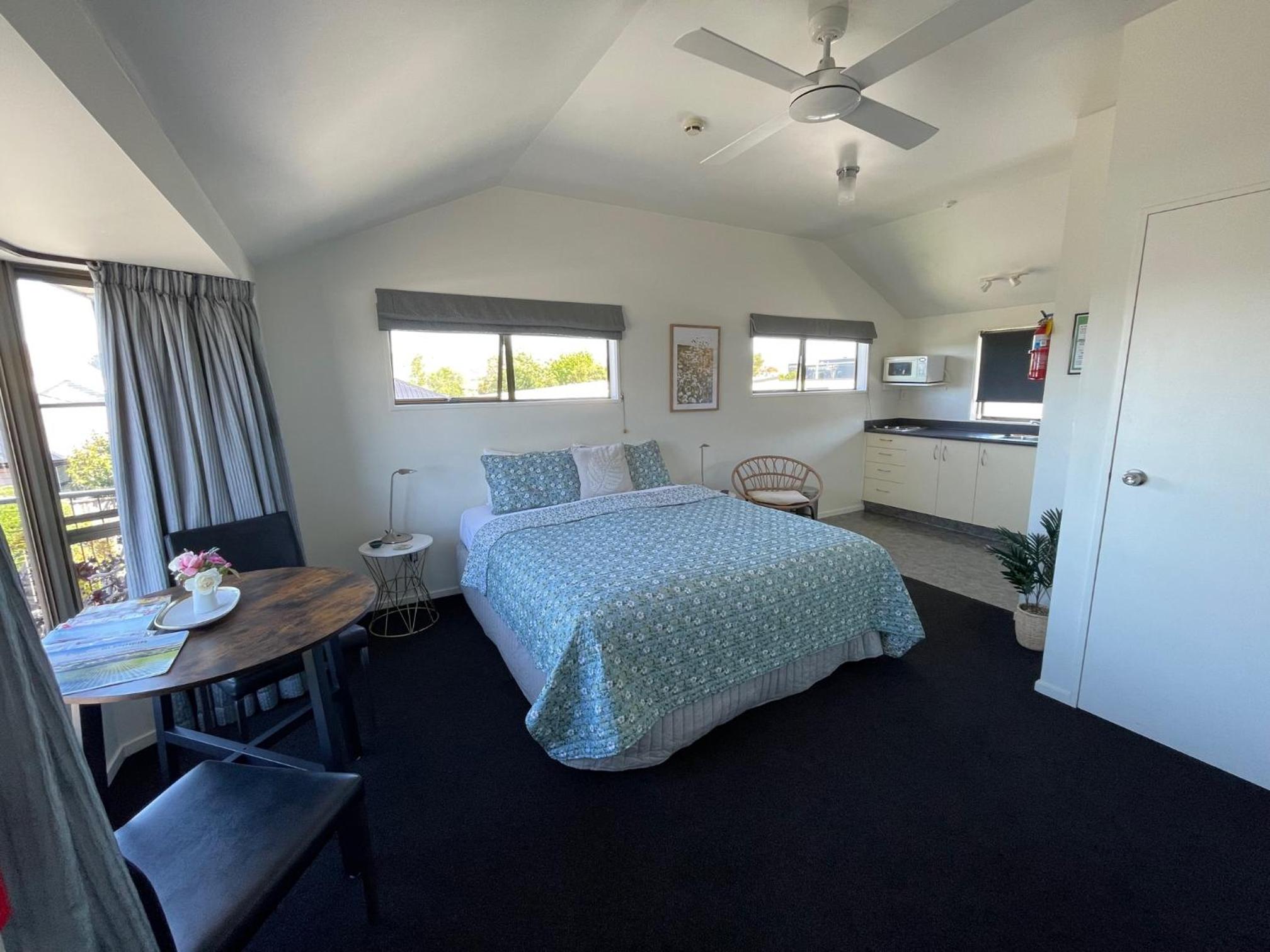 Studio Apartment photo 1