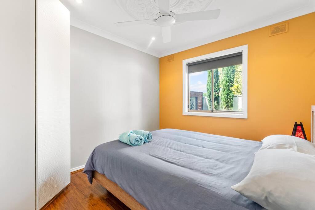 Three-Bedroom House photo 2