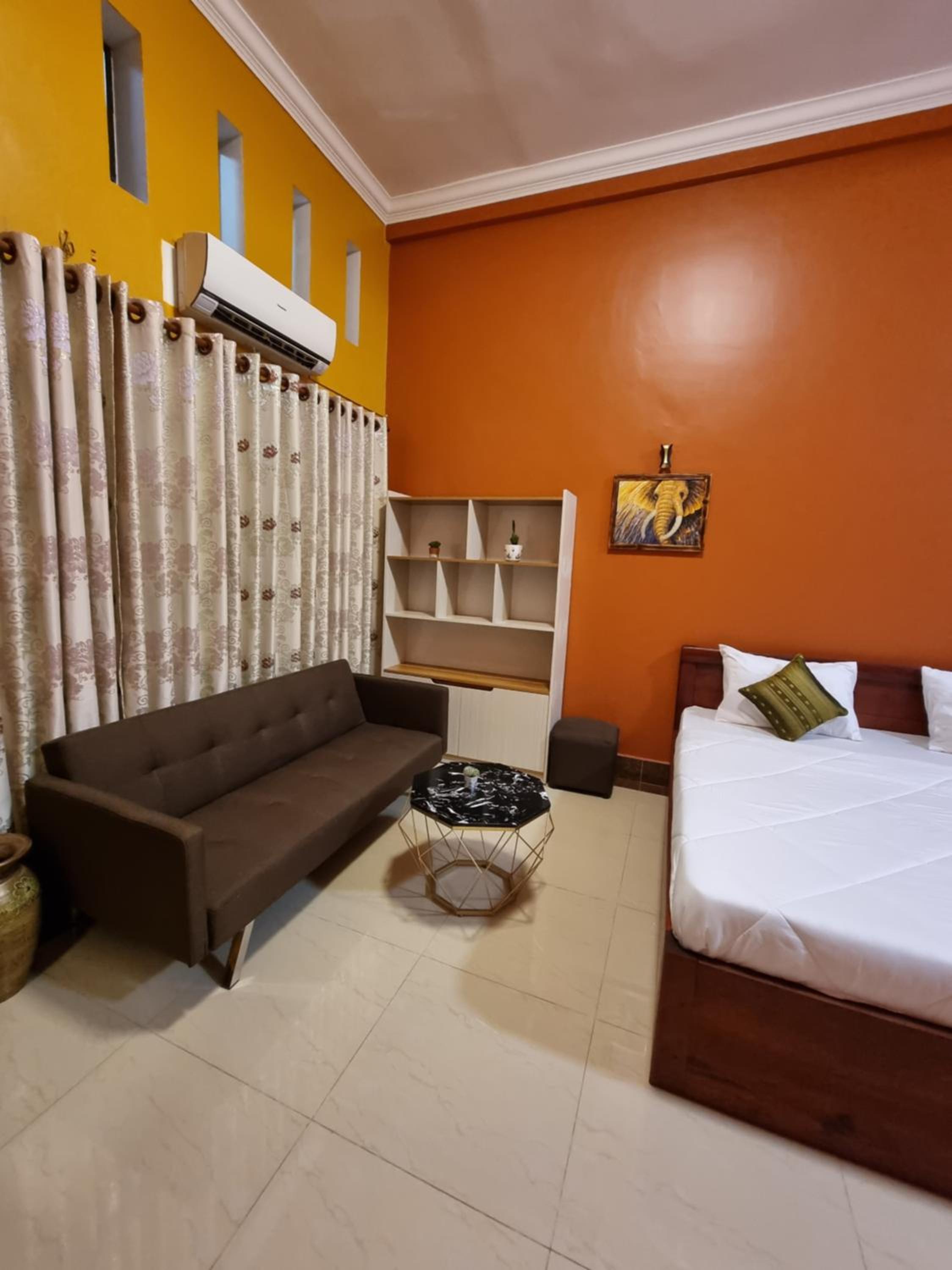 King Room with Balcony - Photo 21