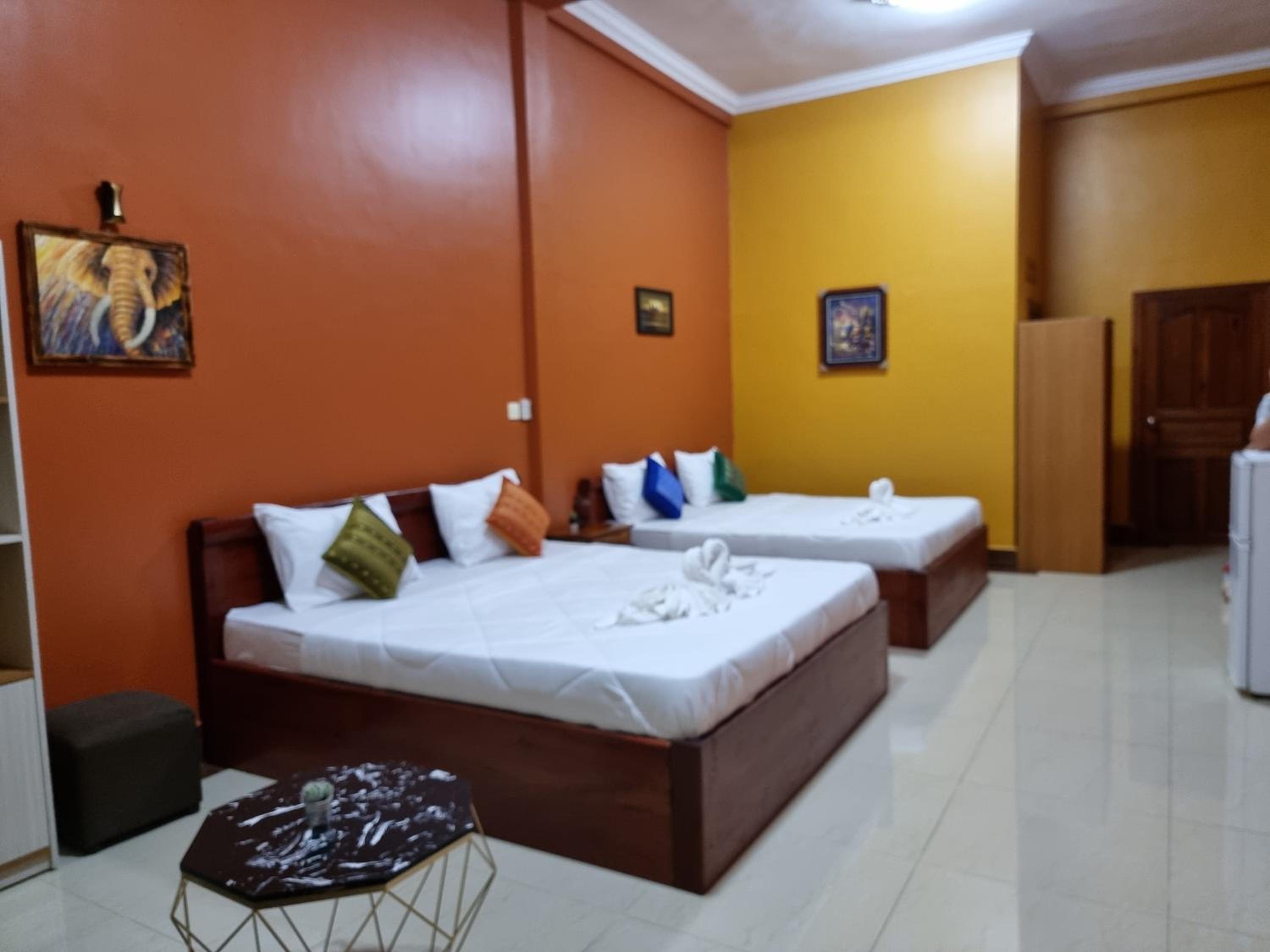 King Room with Balcony - Photo 22