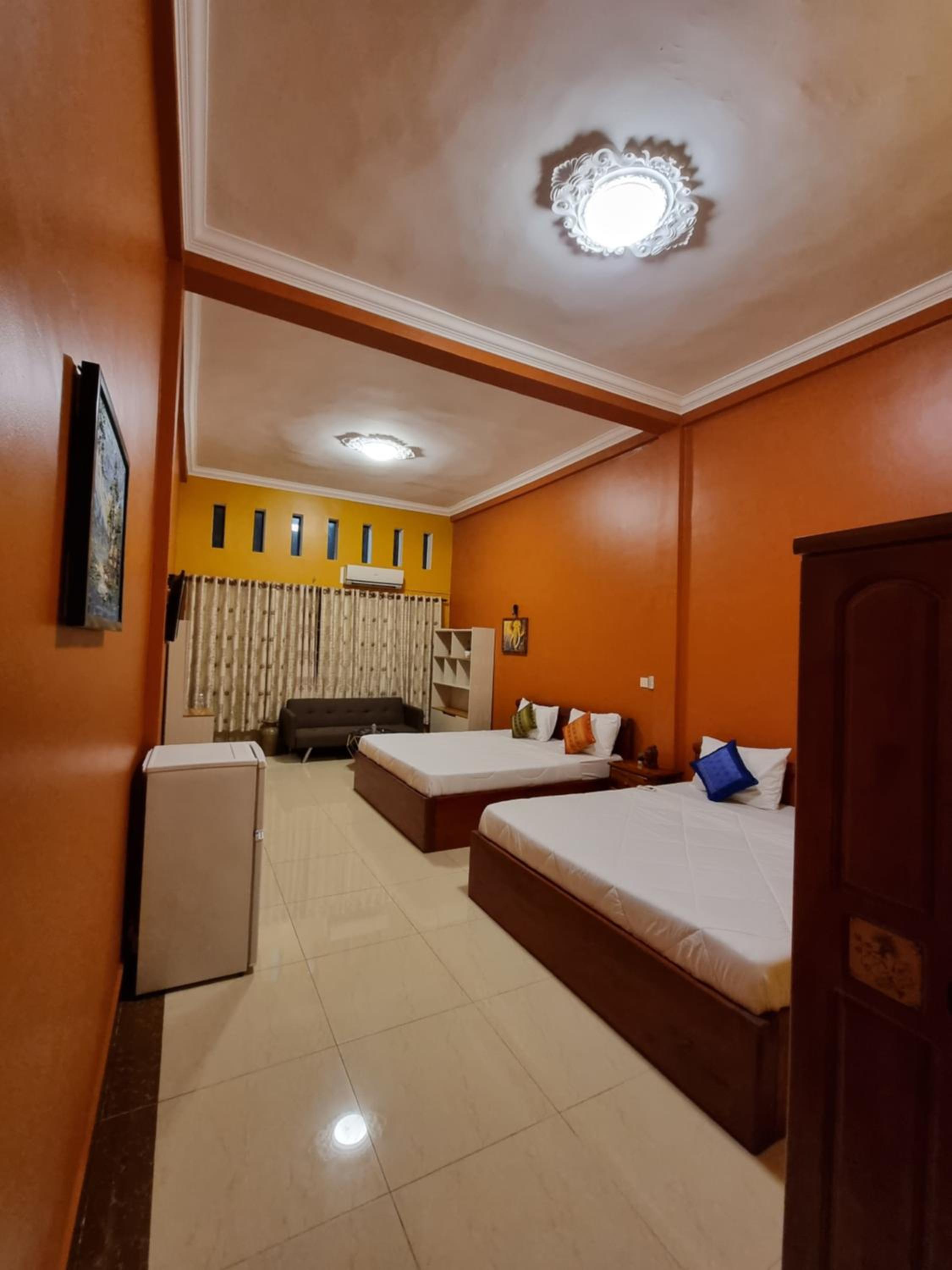 King Room with Balcony - Photo 23