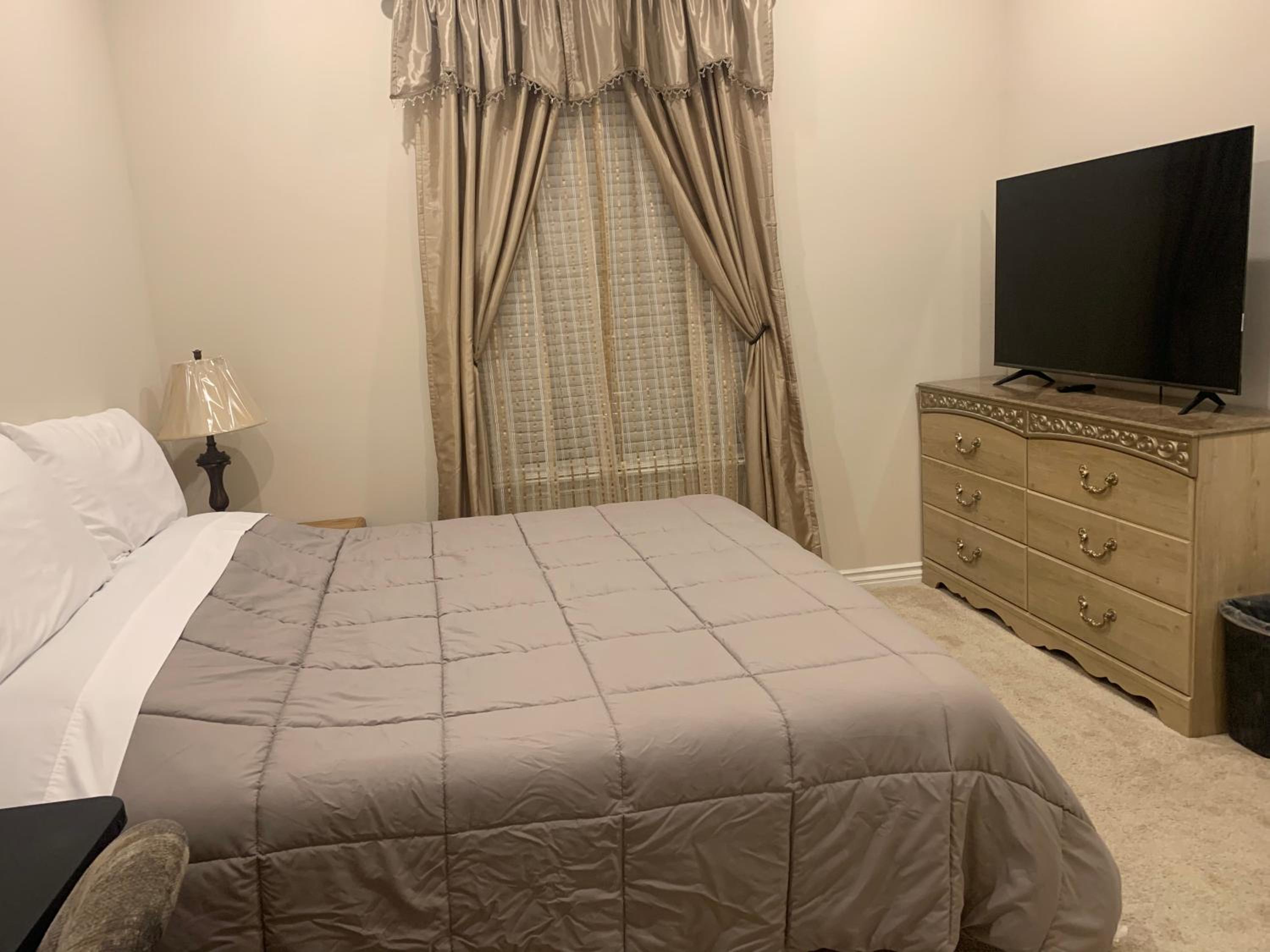 Standard King Room photo 3