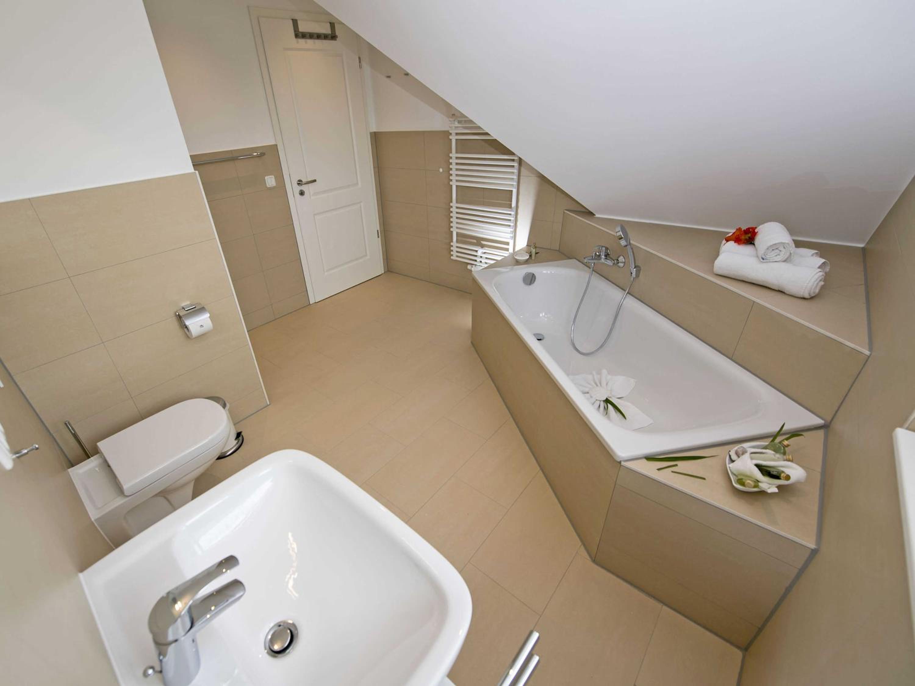 Three-Bedroom House photo 3