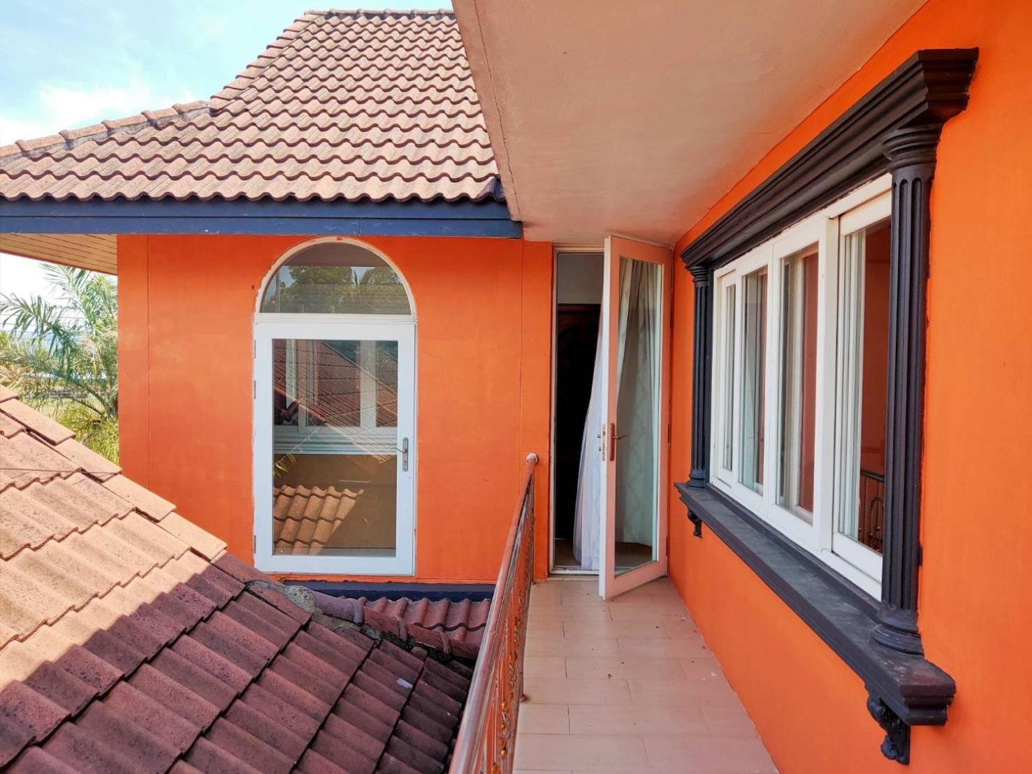 Villa with Private Pool - Photo 5