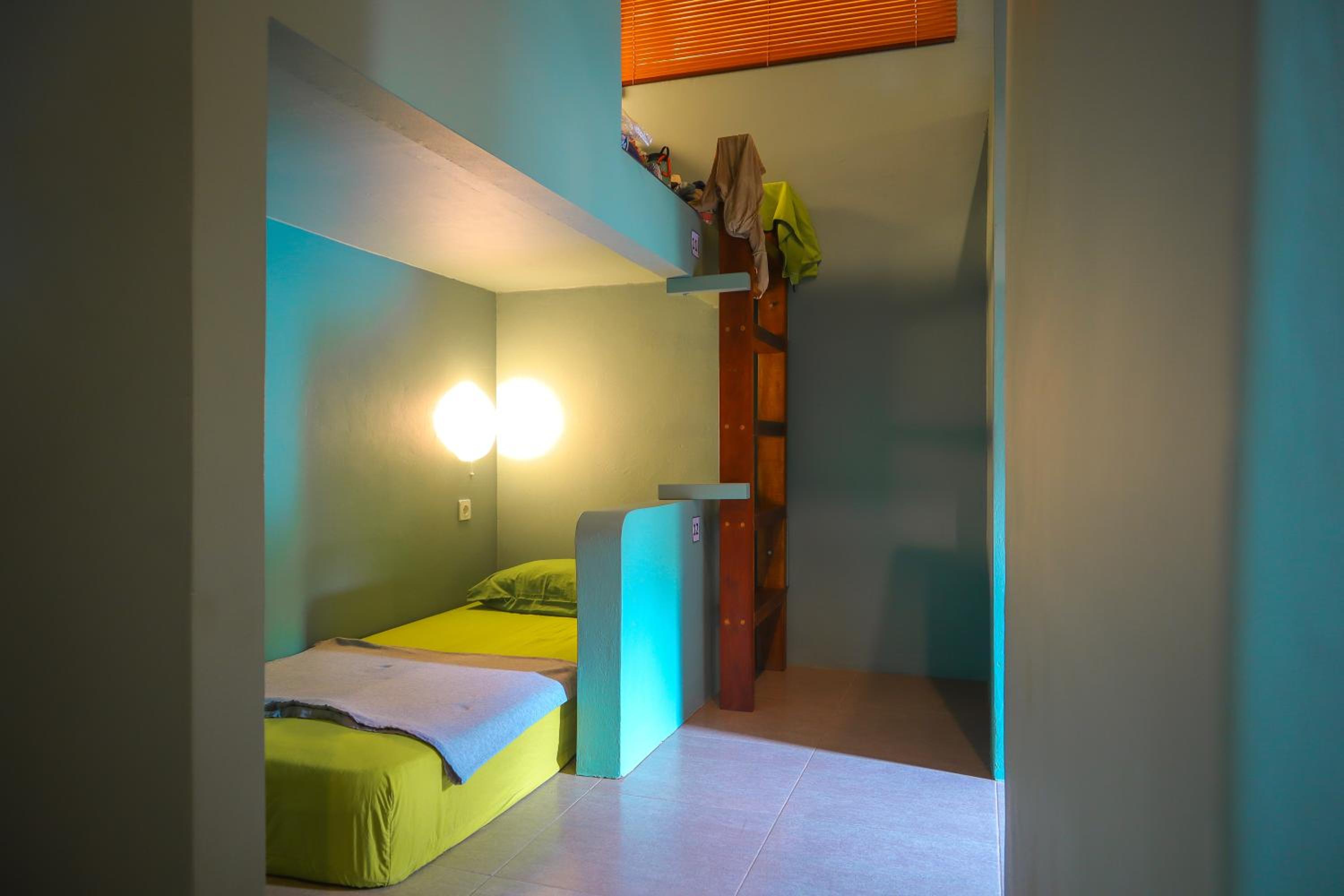 Bed in 8-Bed Mixed Dormitory Room photo 3