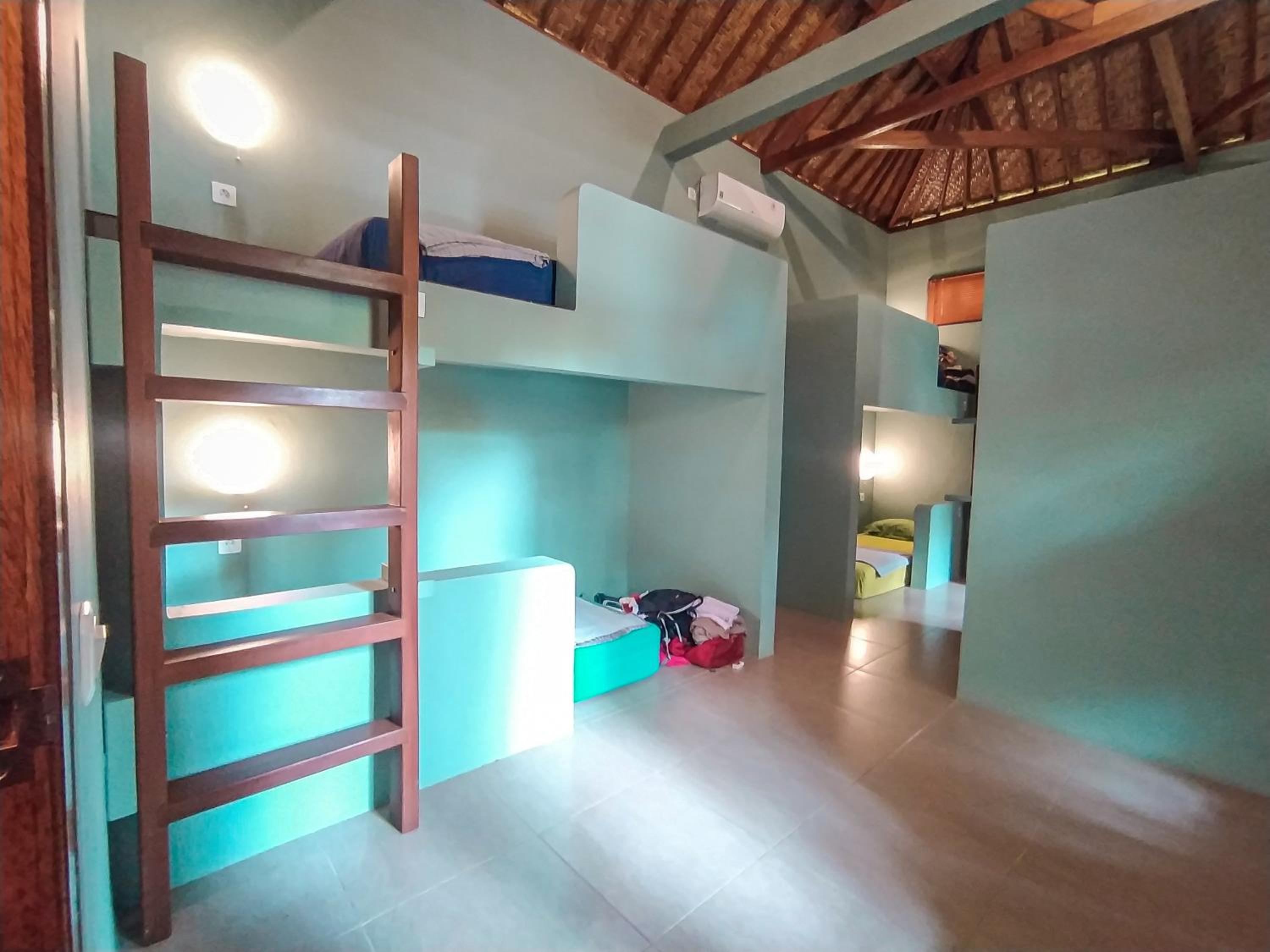 Bed in 8-Bed Mixed Dormitory Room photo 2