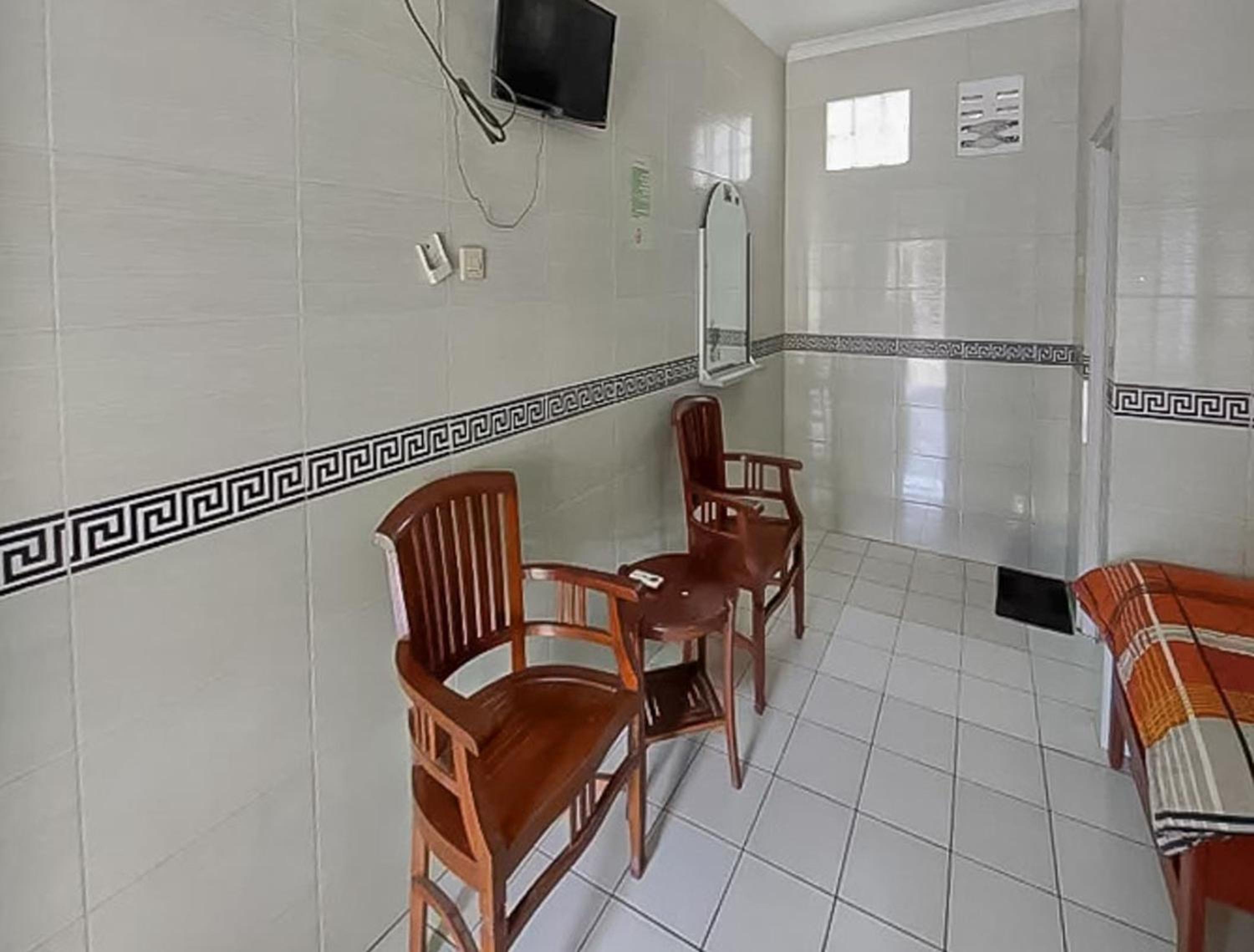Twin Room - Photo 1