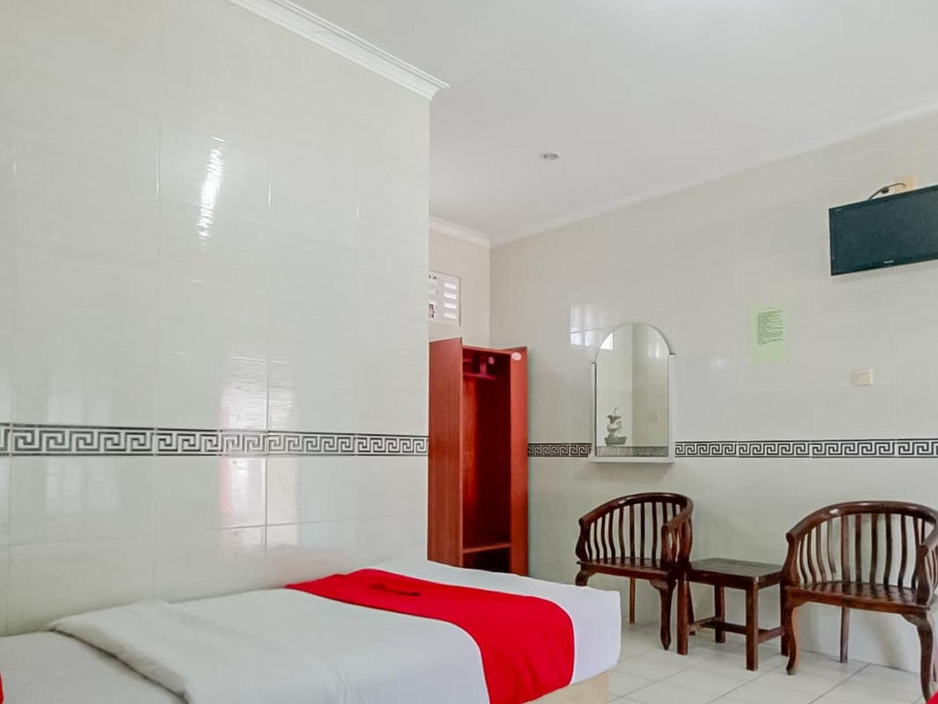 Twin Room - Photo 2