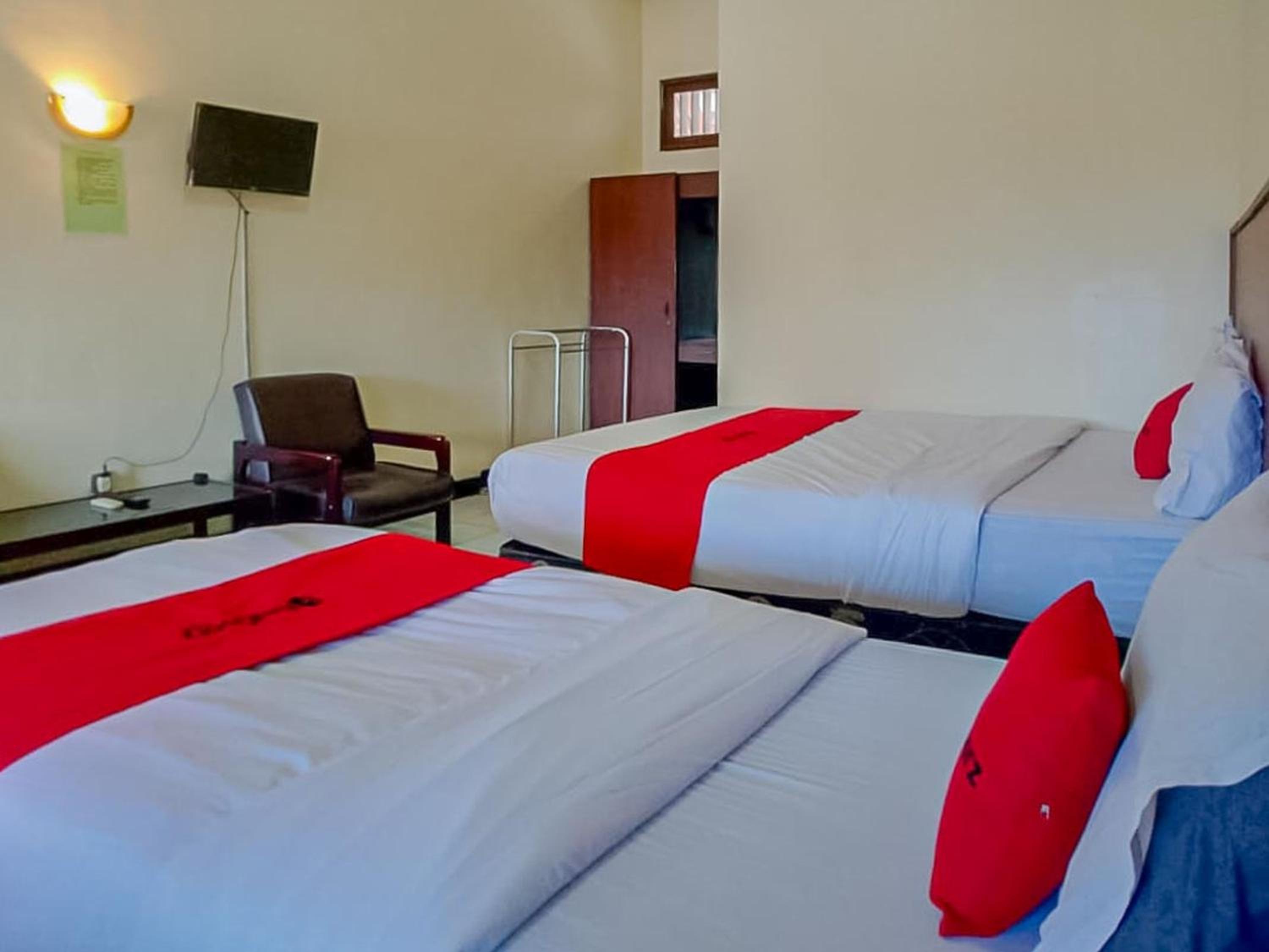 Twin Room - Photo 3
