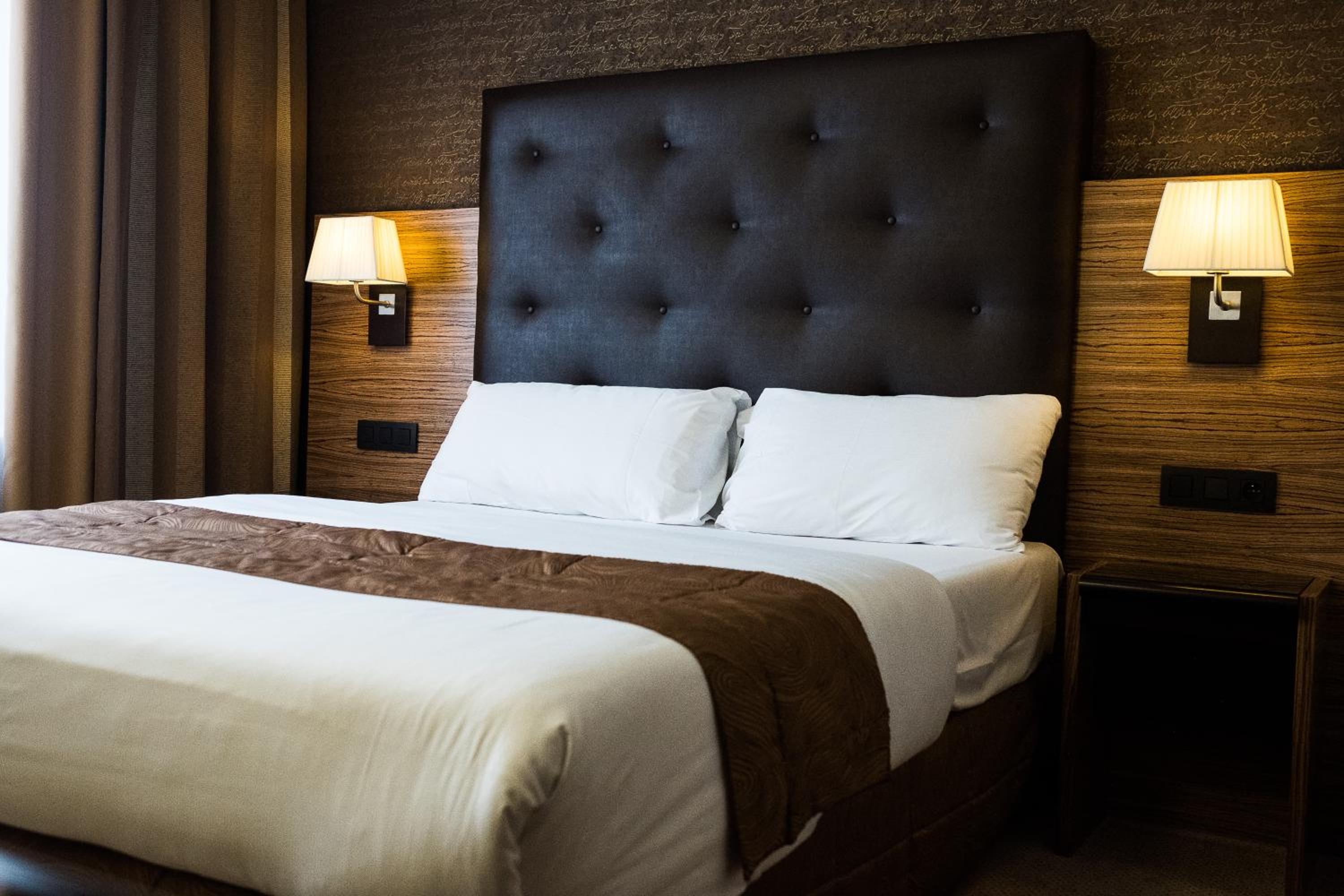 Standard Executive Room - Photo 1