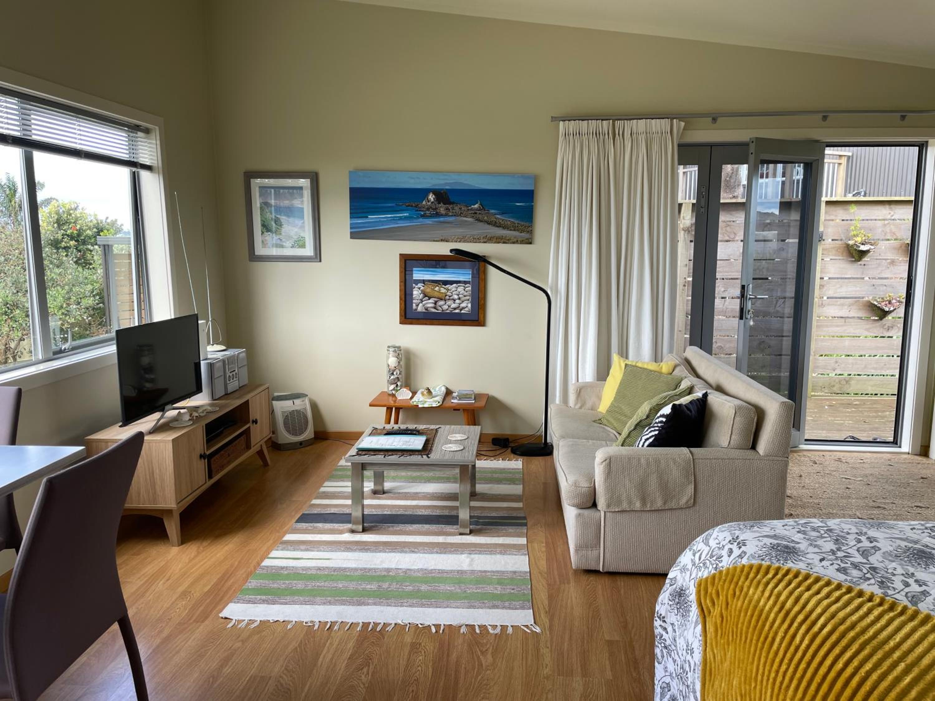 One-Bedroom House - Photo 4