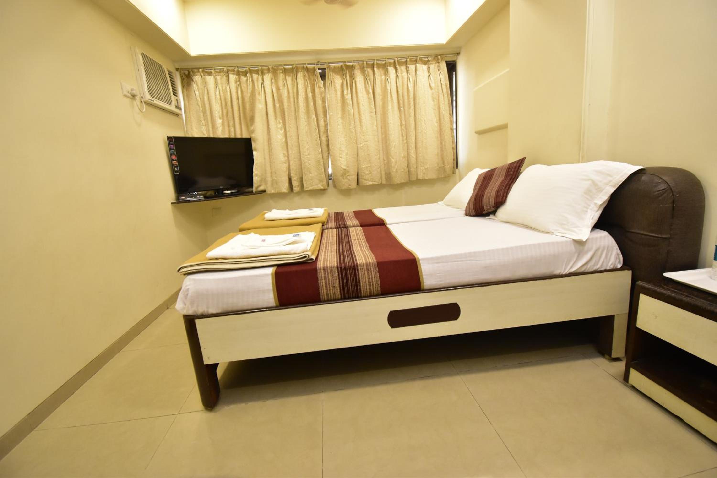 Budget Double or Twin Room - Photo 10