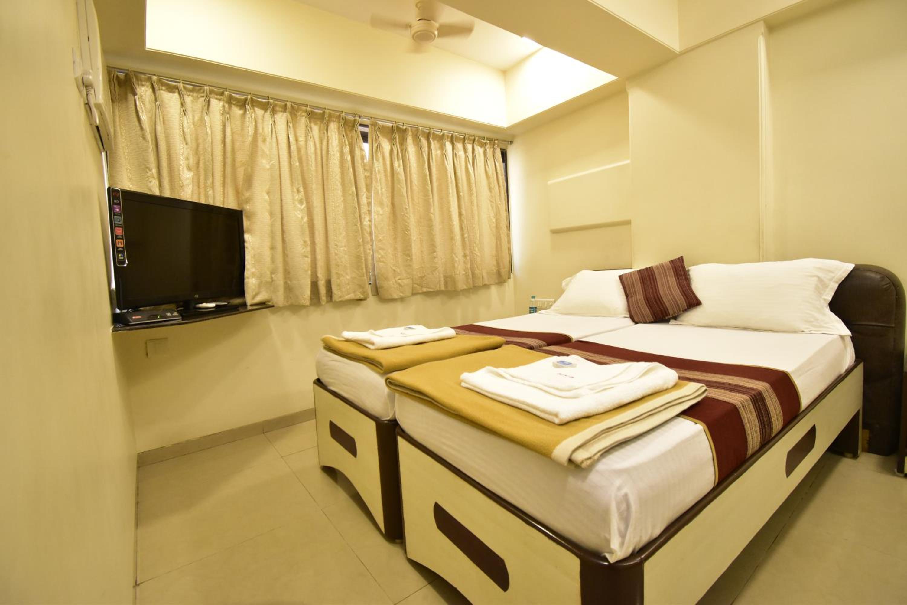 Budget Double or Twin Room - Photo 7