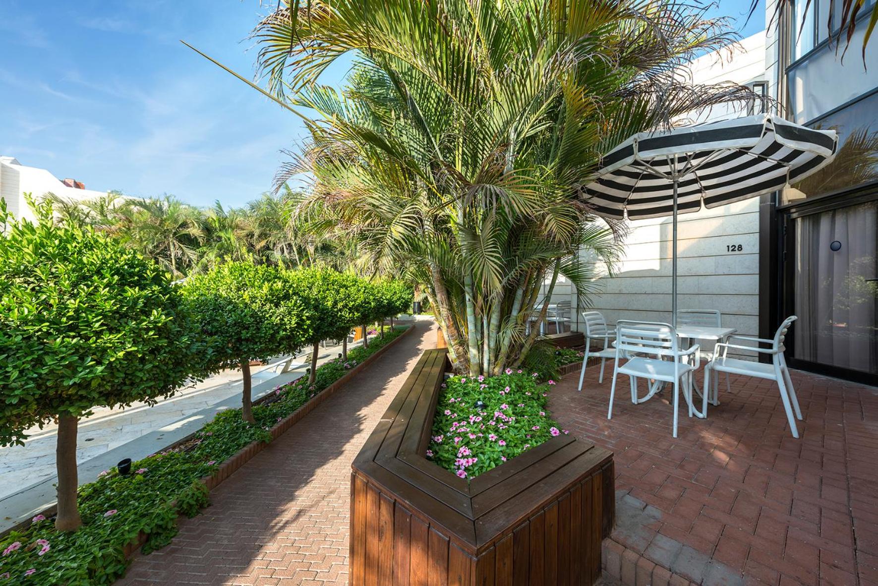 Mini Apartment with Garden - Photo 4