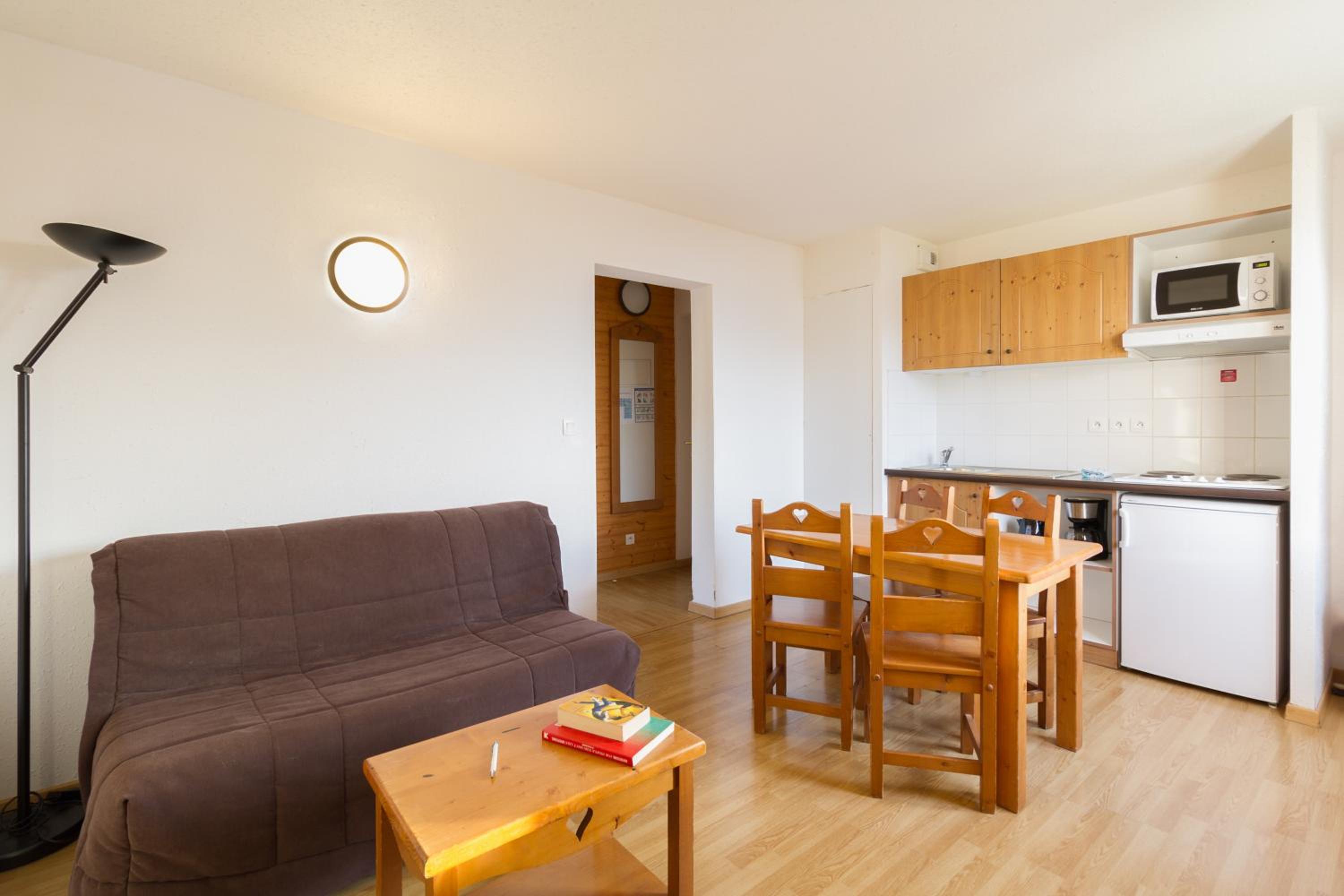 One-Bedroom Apartment (4 People) - Photo 3