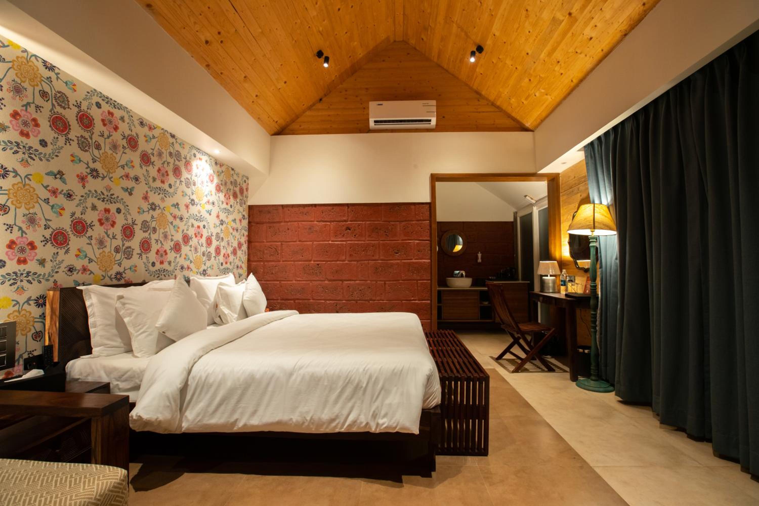 Deluxe Room - Photo 1