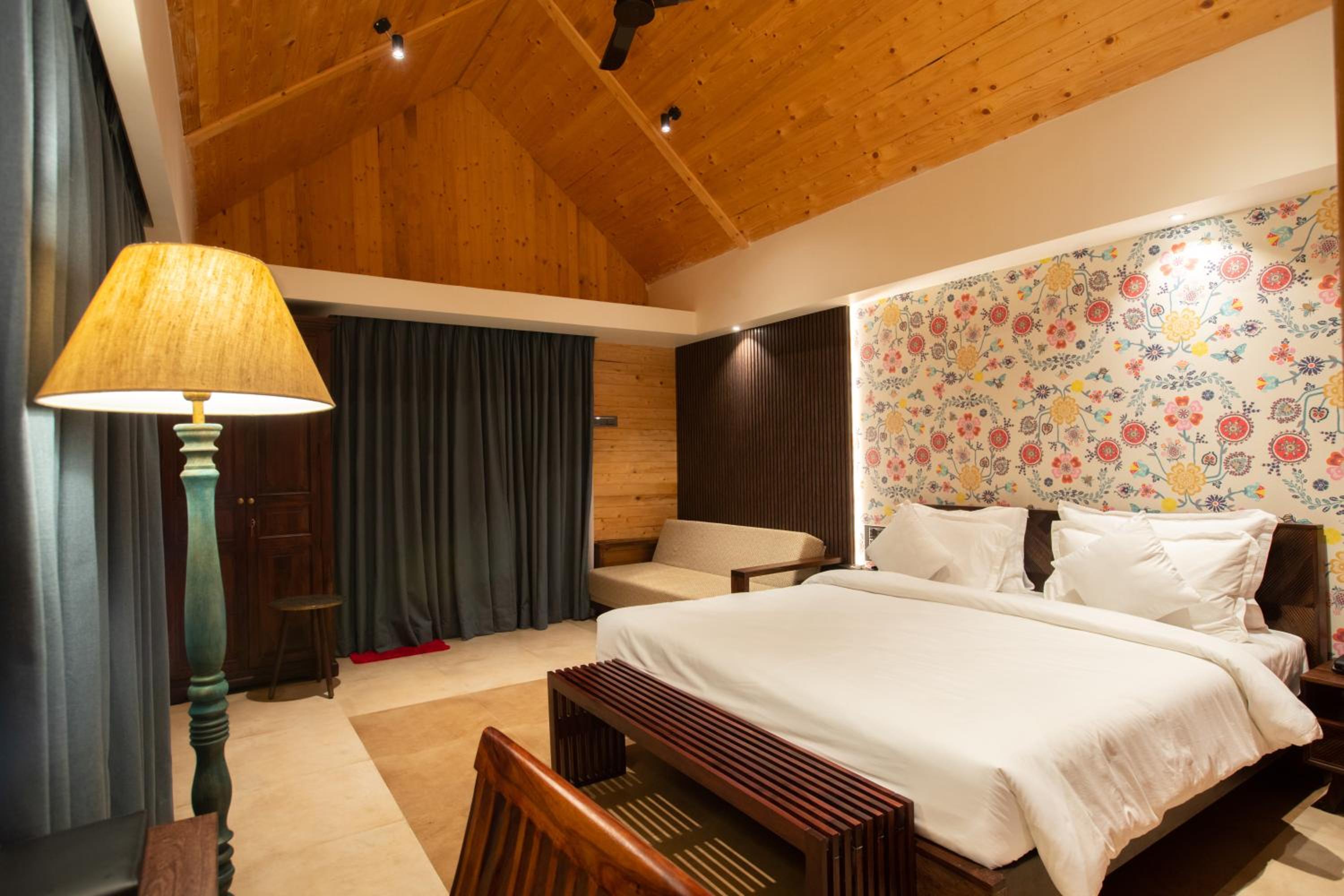 Deluxe Room - Photo 7