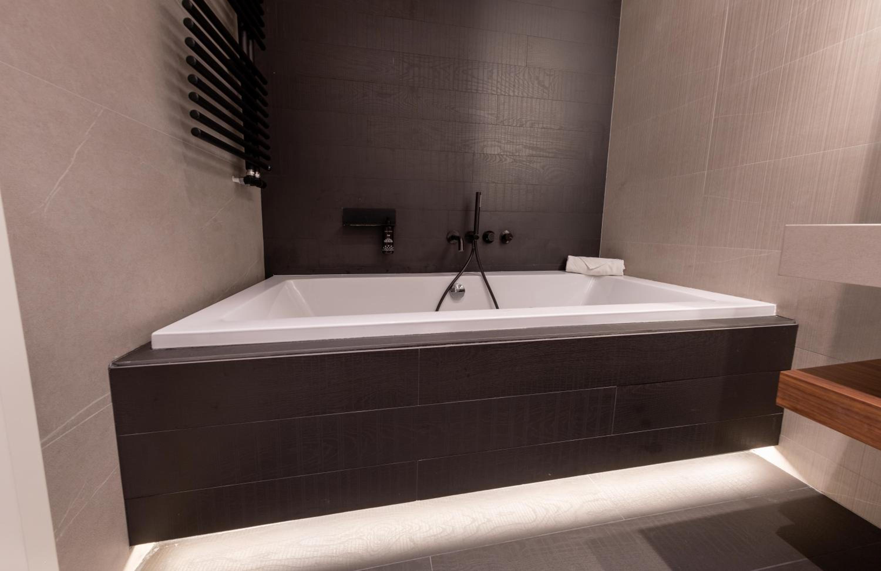 Deluxe Double or Twin Room with Balcony