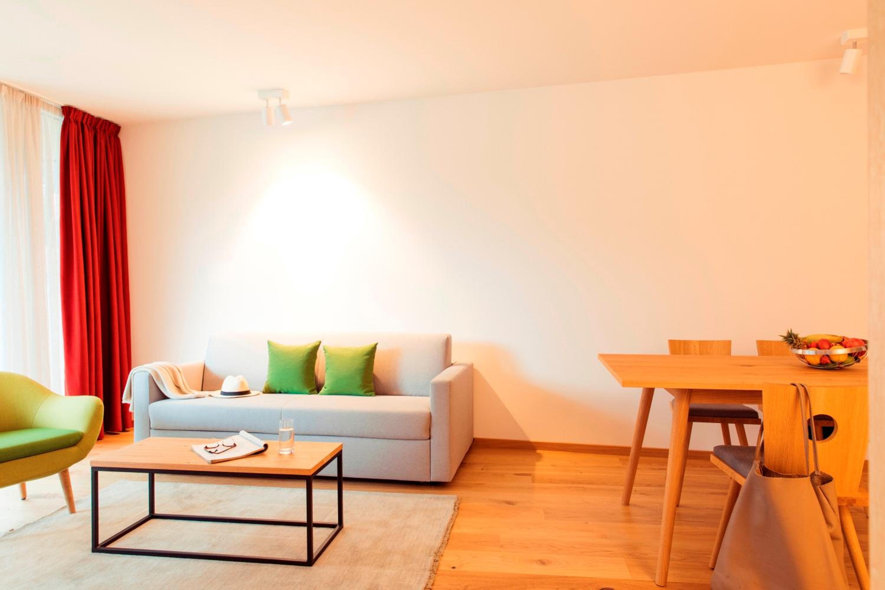 Premium One-Bedroom Apartment with Balcony or Terrace - Photo 2