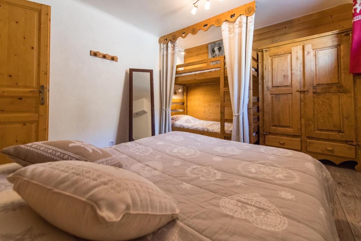 One-Bedroom Apartment - Photo 2