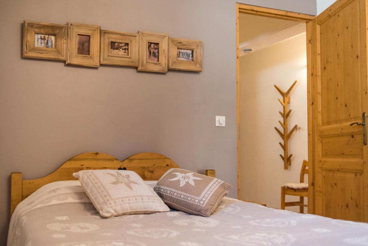 One-Bedroom Apartment - Photo 12