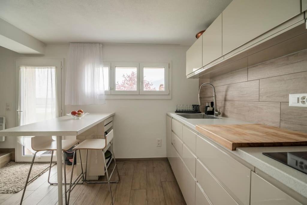One-Bedroom House photo 3