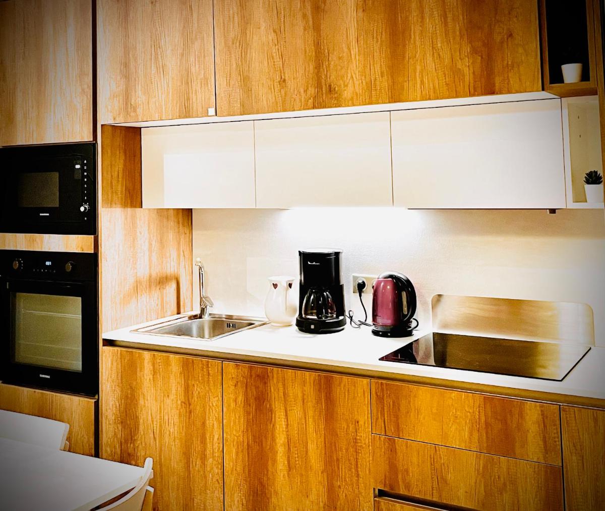 Two-Bedroom Apartment (6 Adults) photo 1