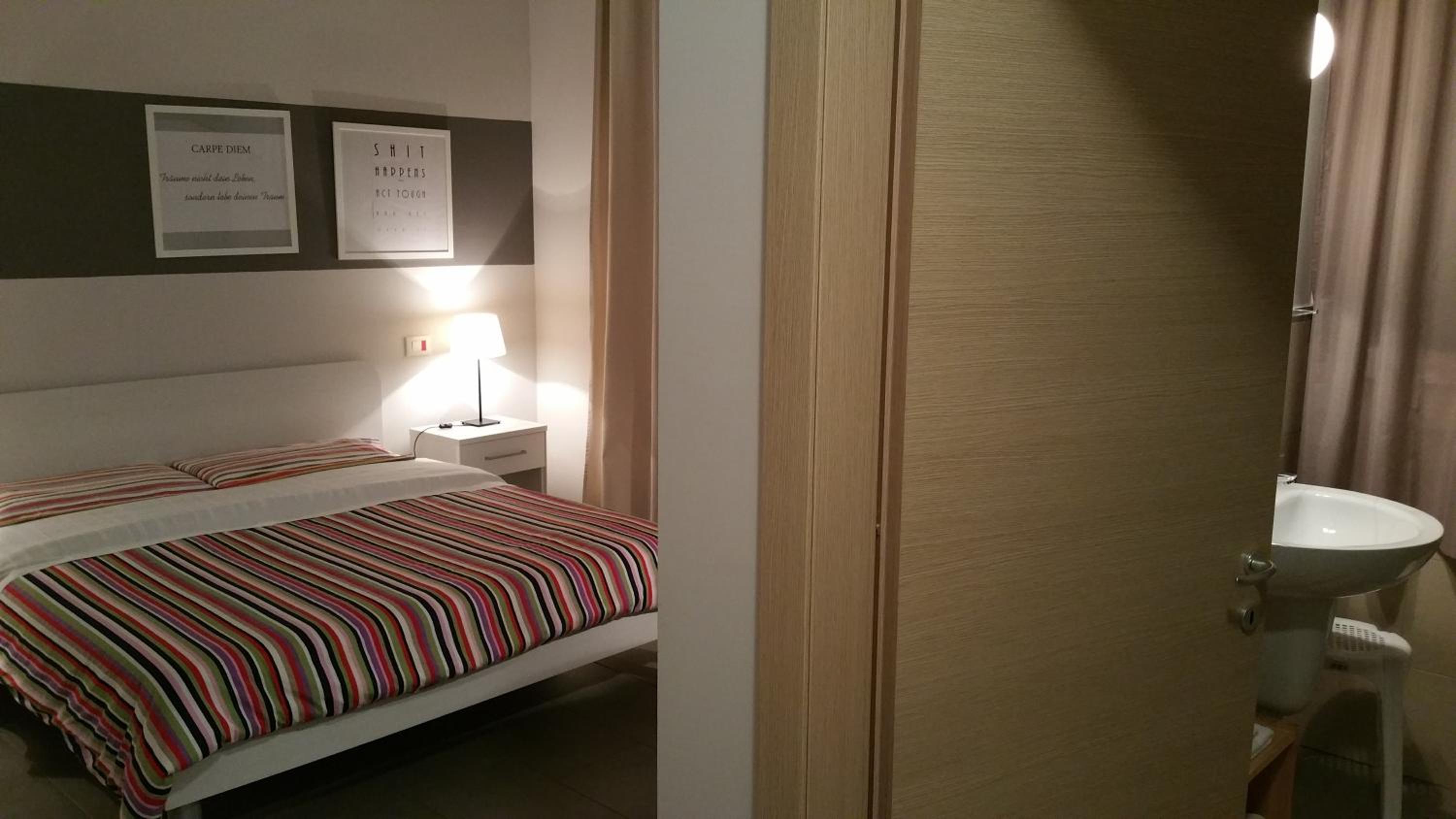 Double or Twin Room - Photo 15