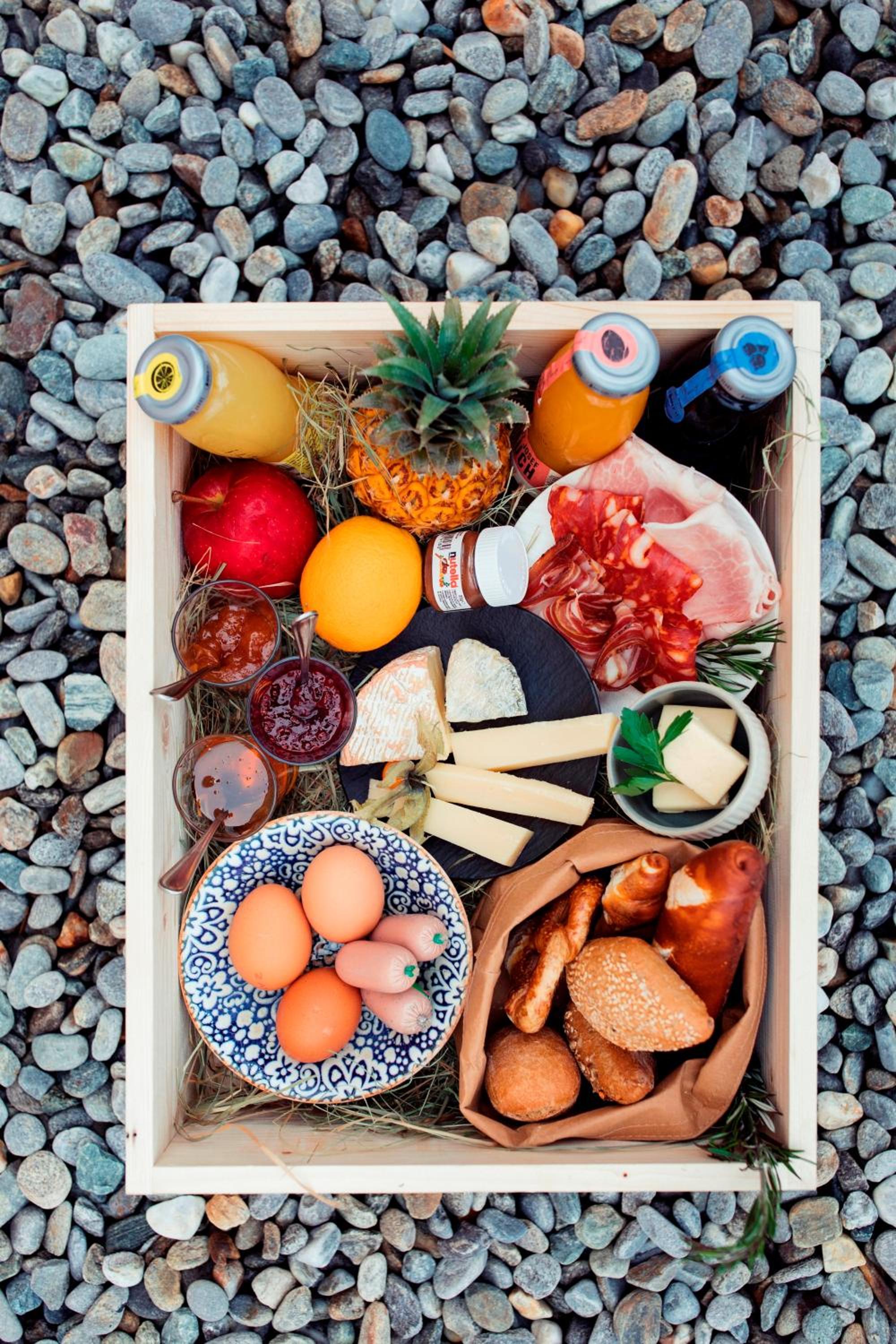 Deluxe Two-Bedroom Apartment with Balcony or Terrace - Photo 7