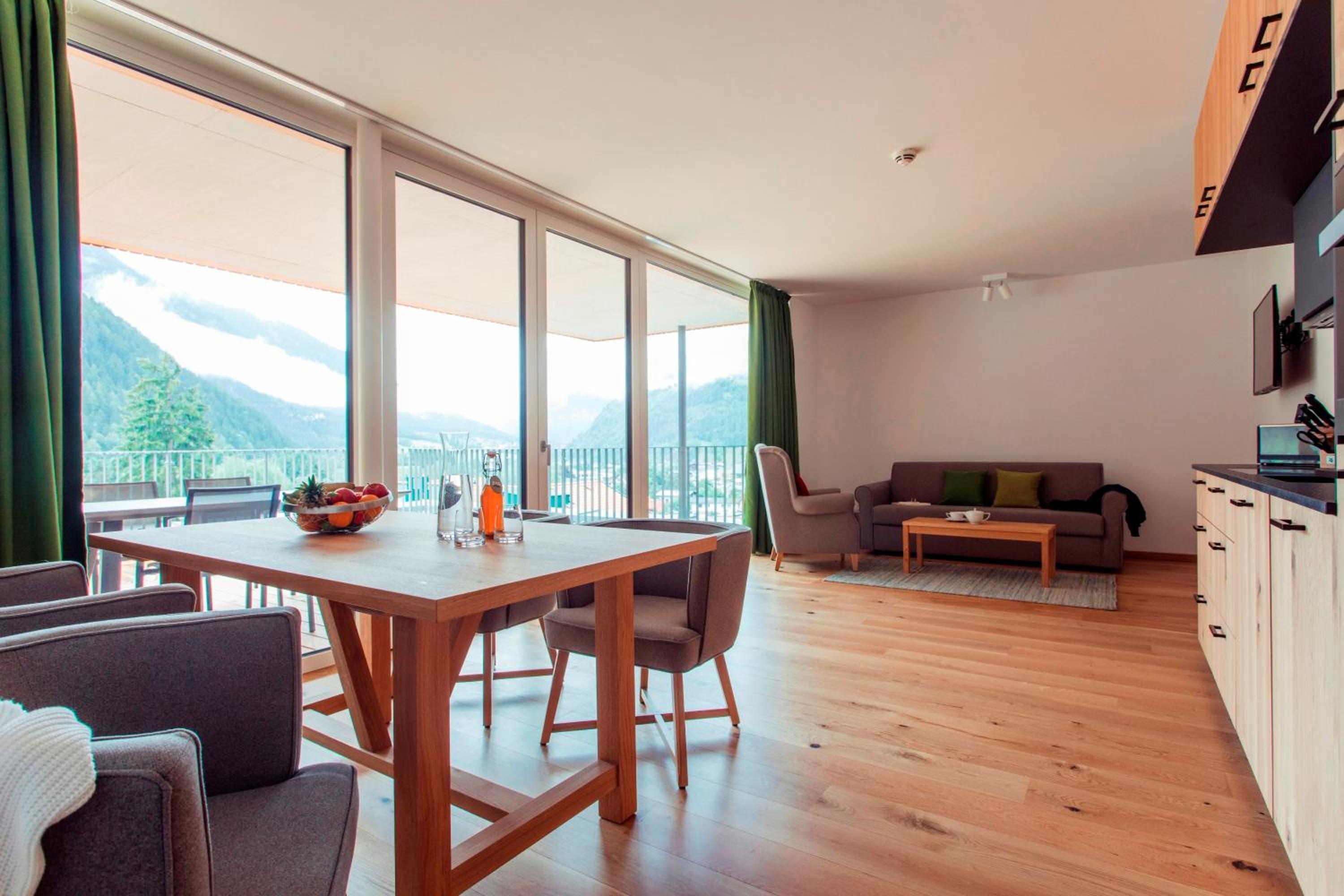 Two-Bedroom Penthouse Apartment with Mountain View - Photo 1