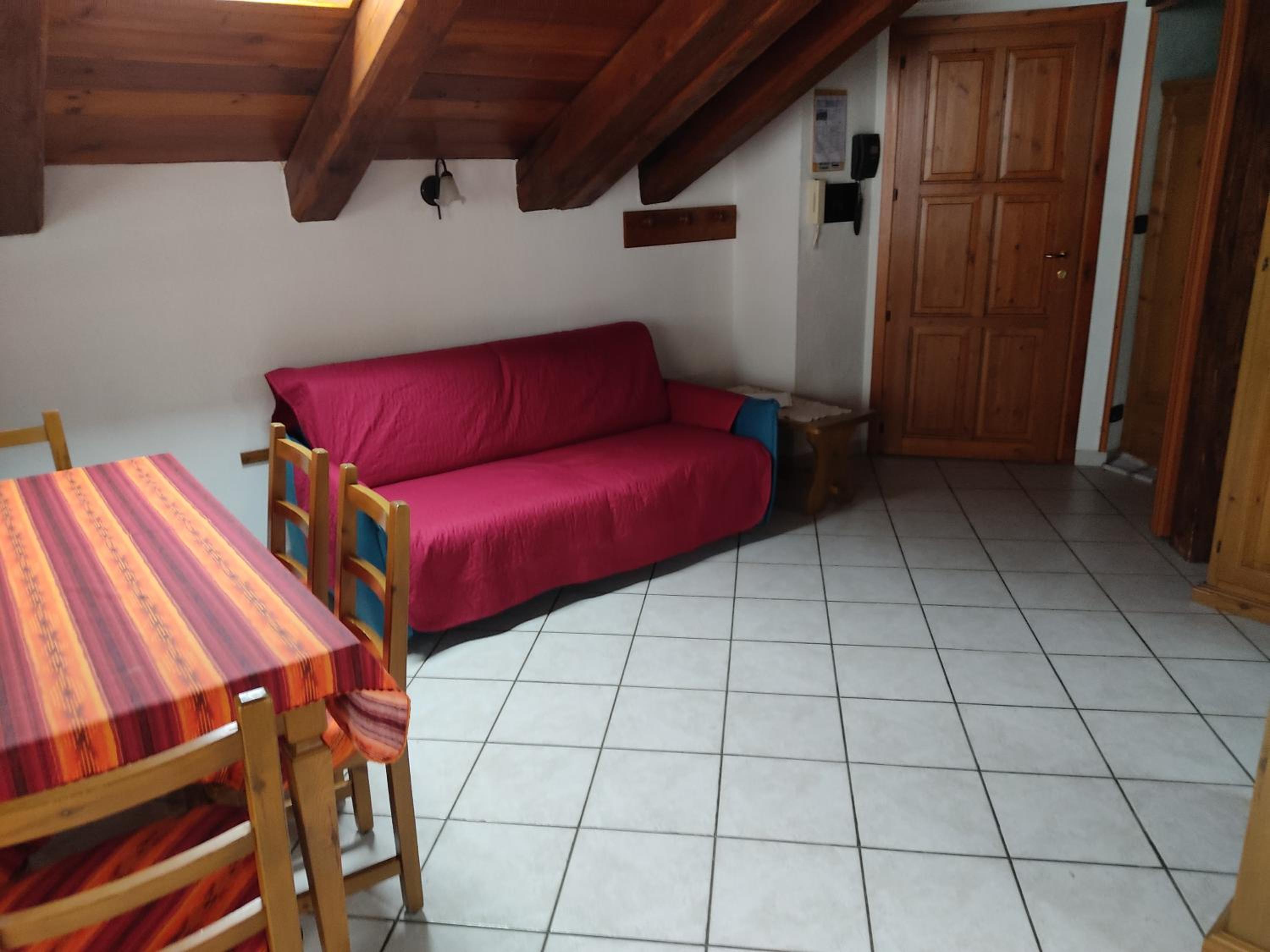 One-Bedroom Apartment with Terrace (6 Adults) photo 1