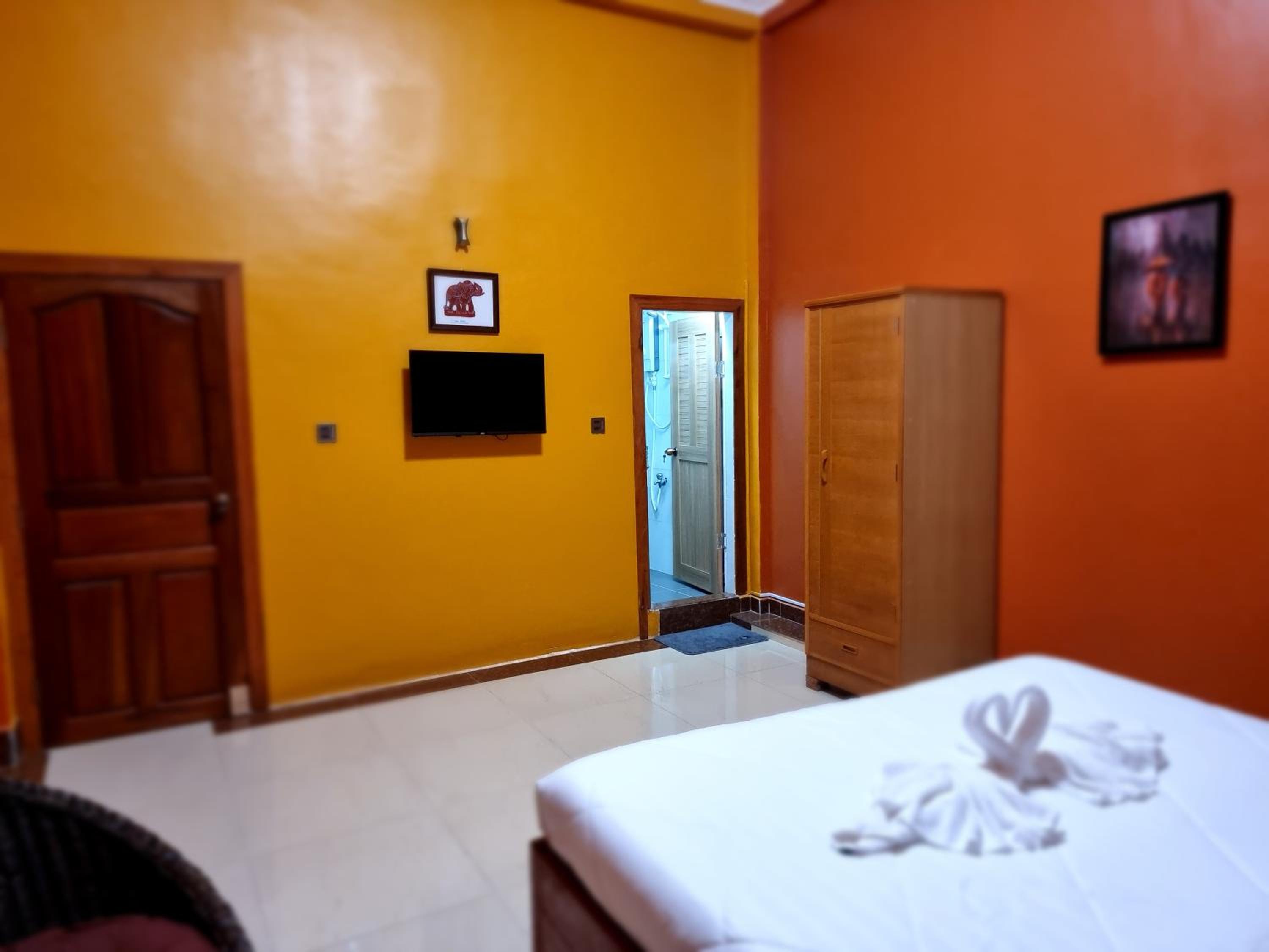 Queen Room - Photo 27