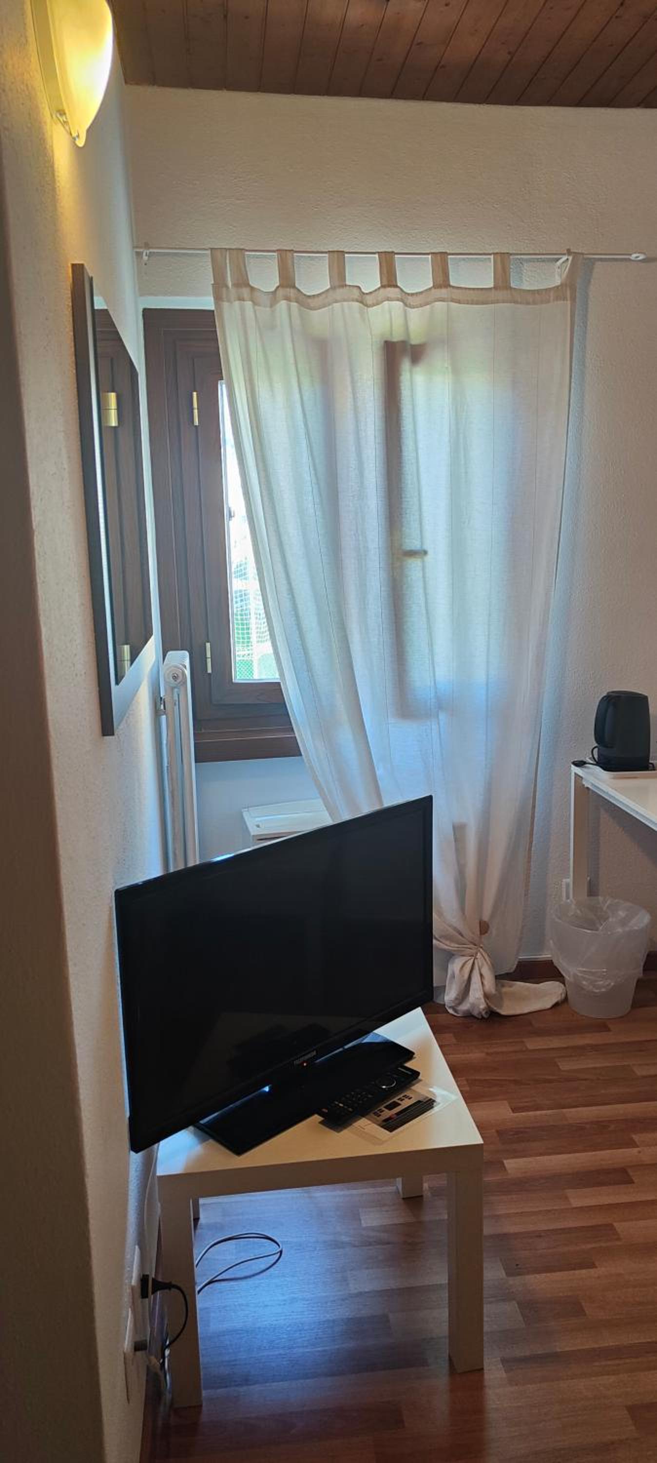 Single Room - Photo 12