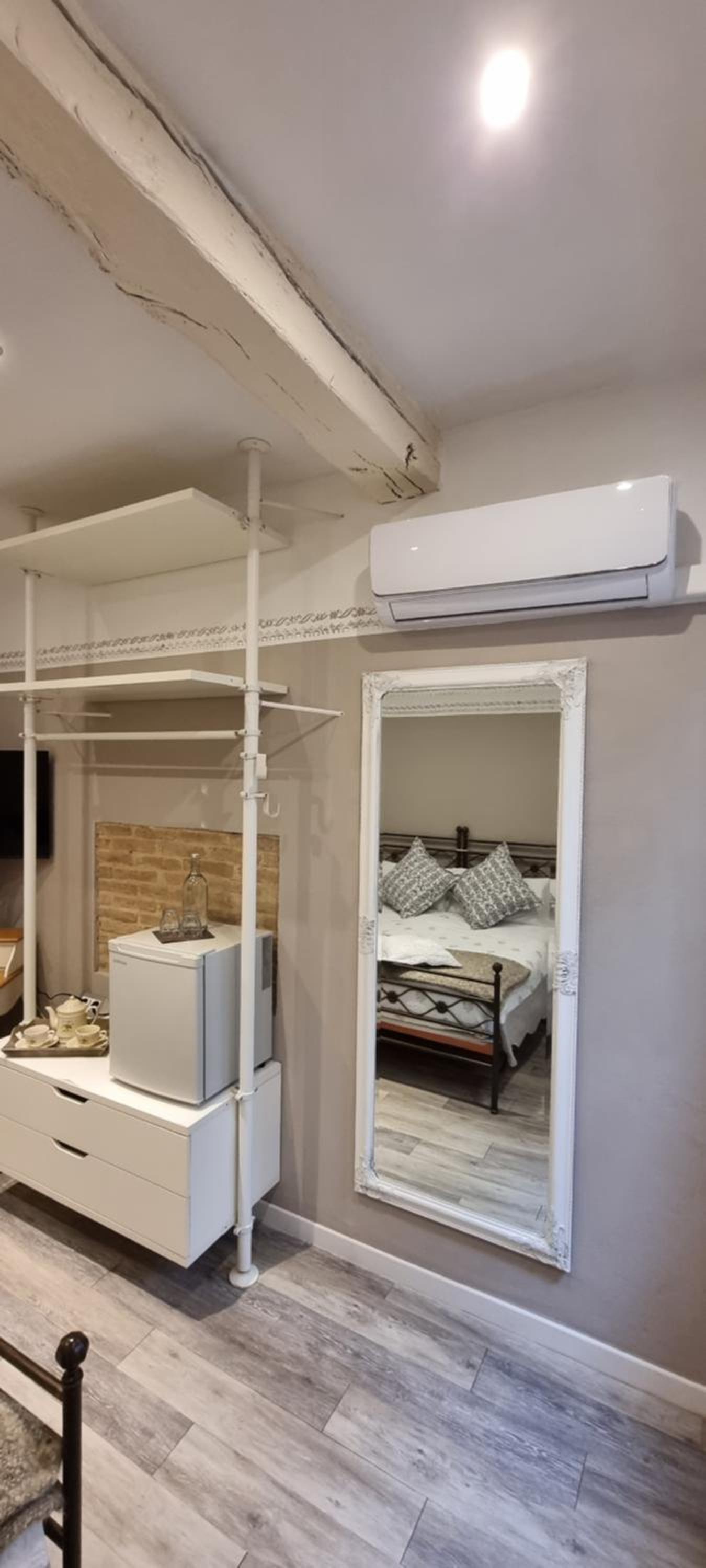 Double or Twin Room with Private Bathroom photo 3