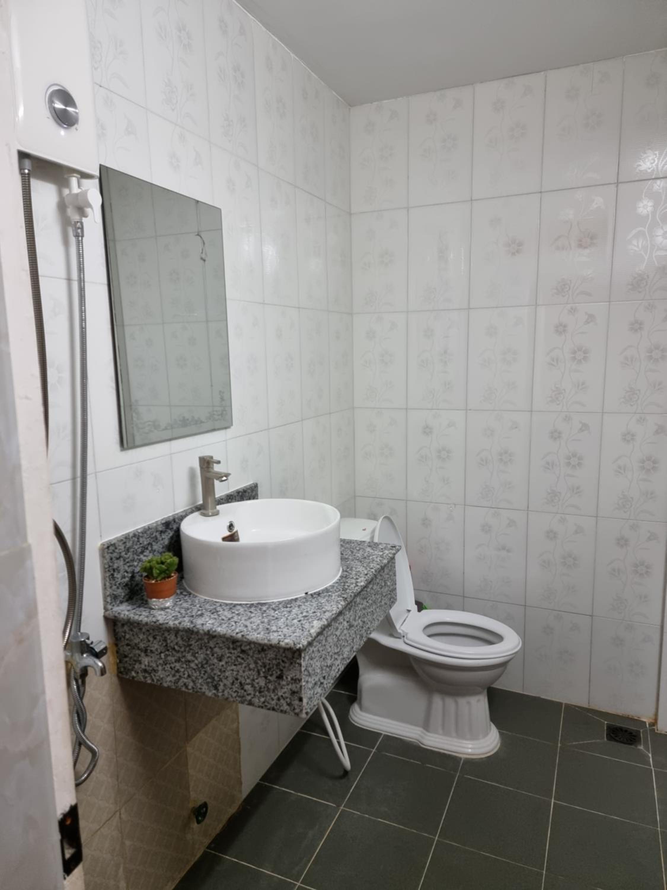 King Room with Balcony - Photo 25