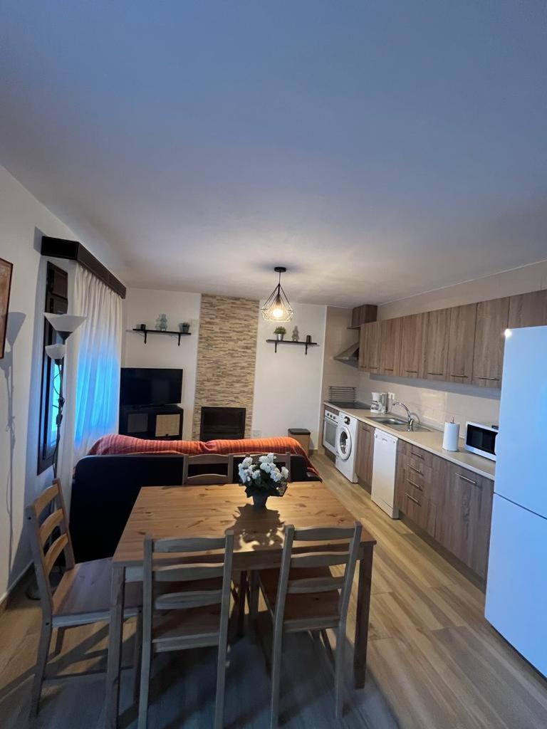 Three-Bedroom Apartment photo 2