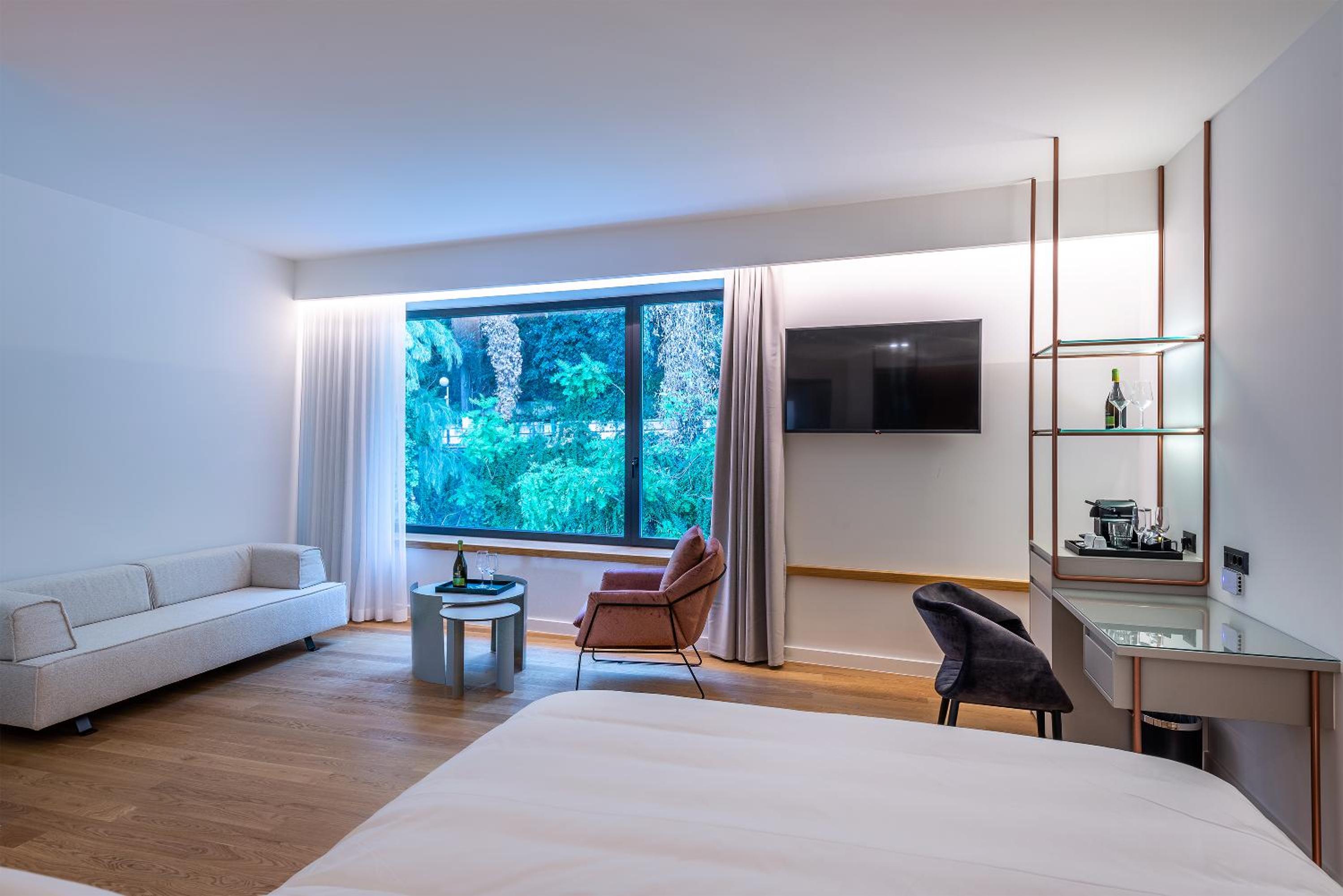 Junior Suite with Garden View photo 2