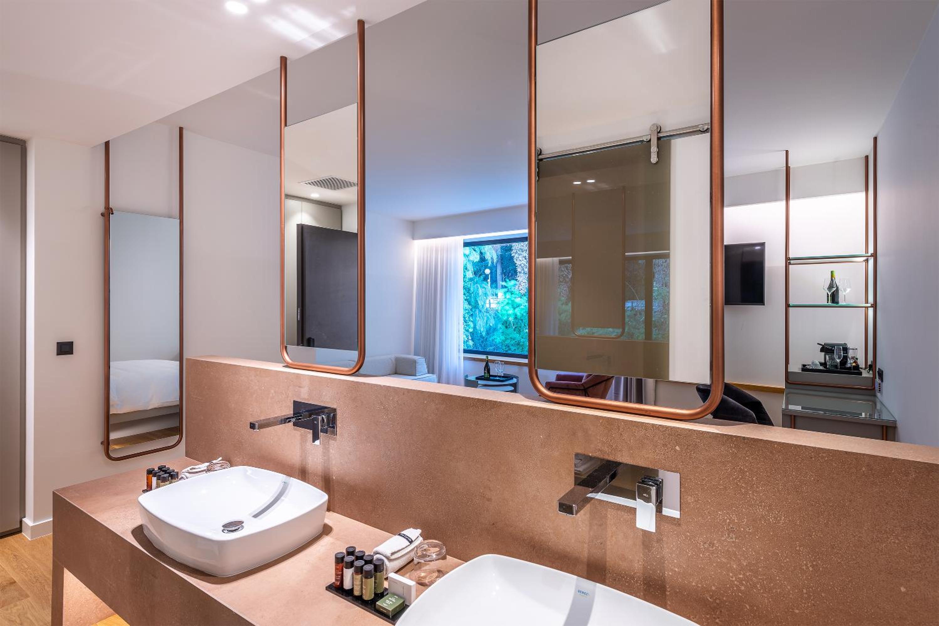 Junior Suite with Garden View photo 3