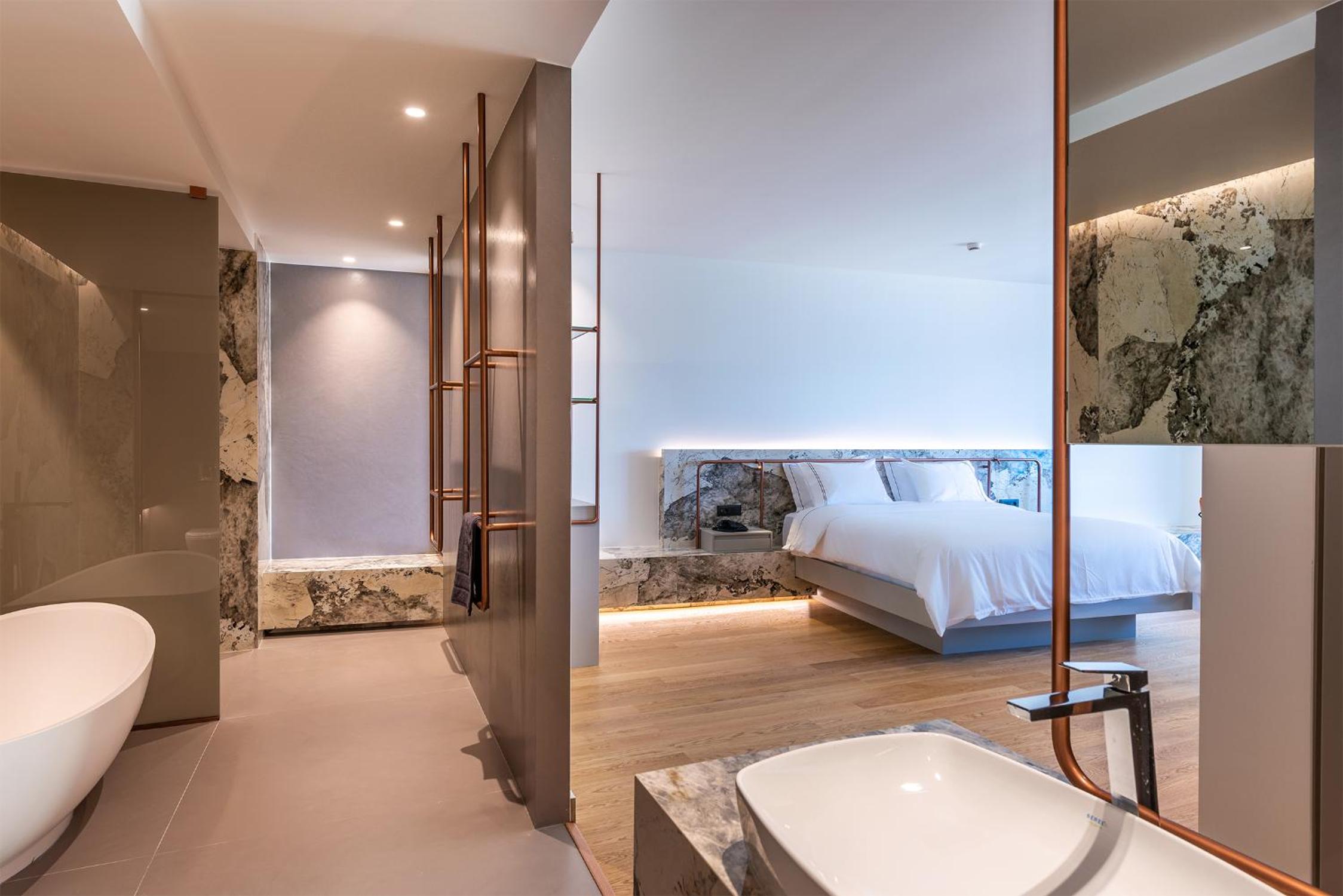 King Suite with Sea View photo 2