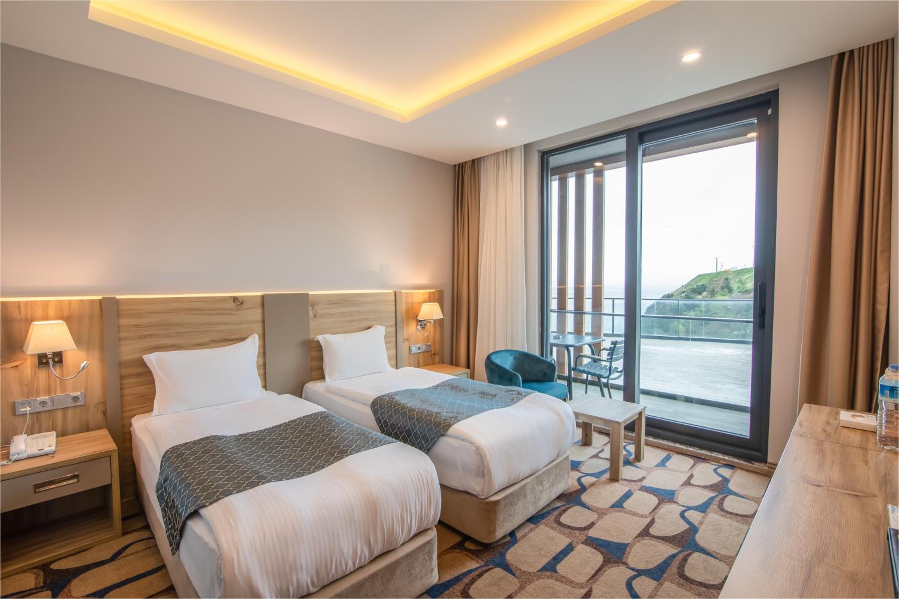 Deluxe Double or Twin Room with Sea View - Photo 6