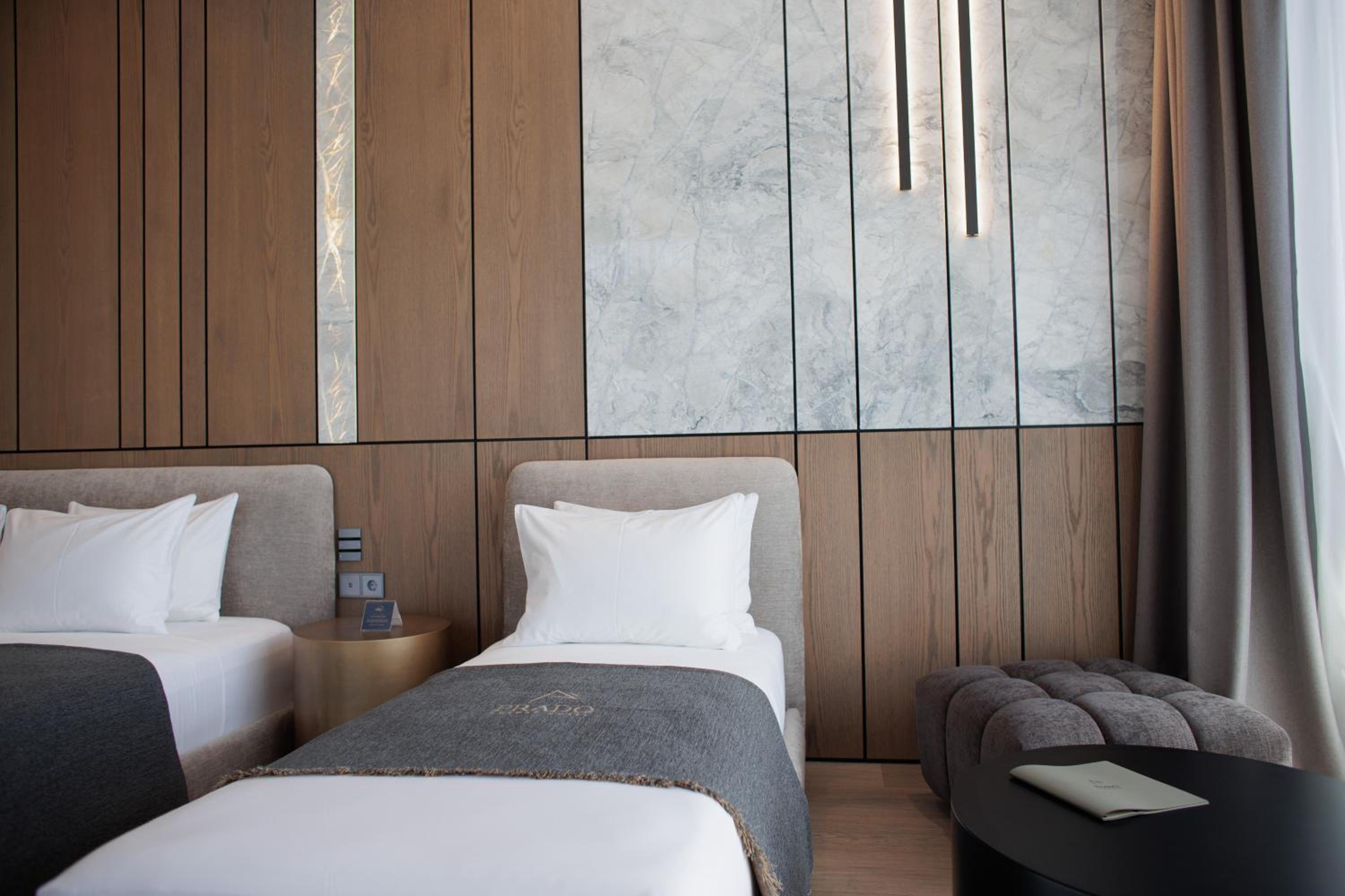 Deluxe Suite with Sea View photo 2