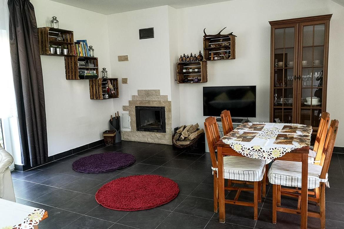 Three-Bedroom House photo 2