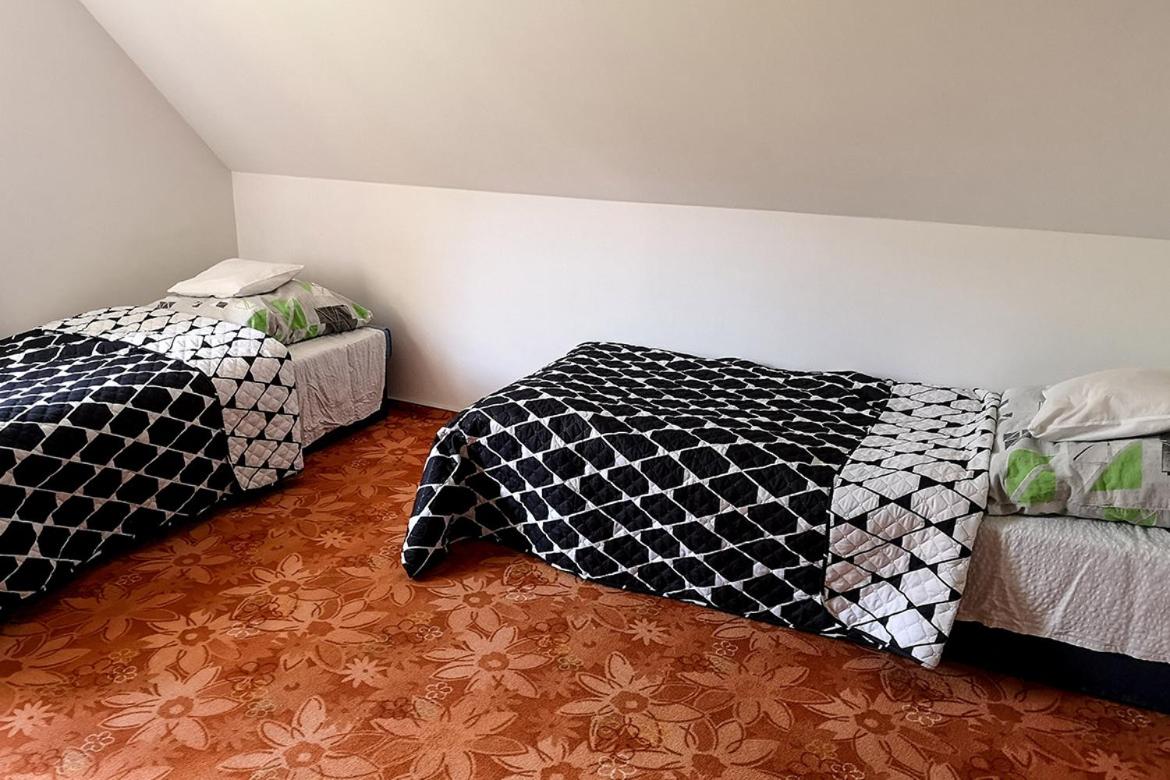 Three-Bedroom House photo 2