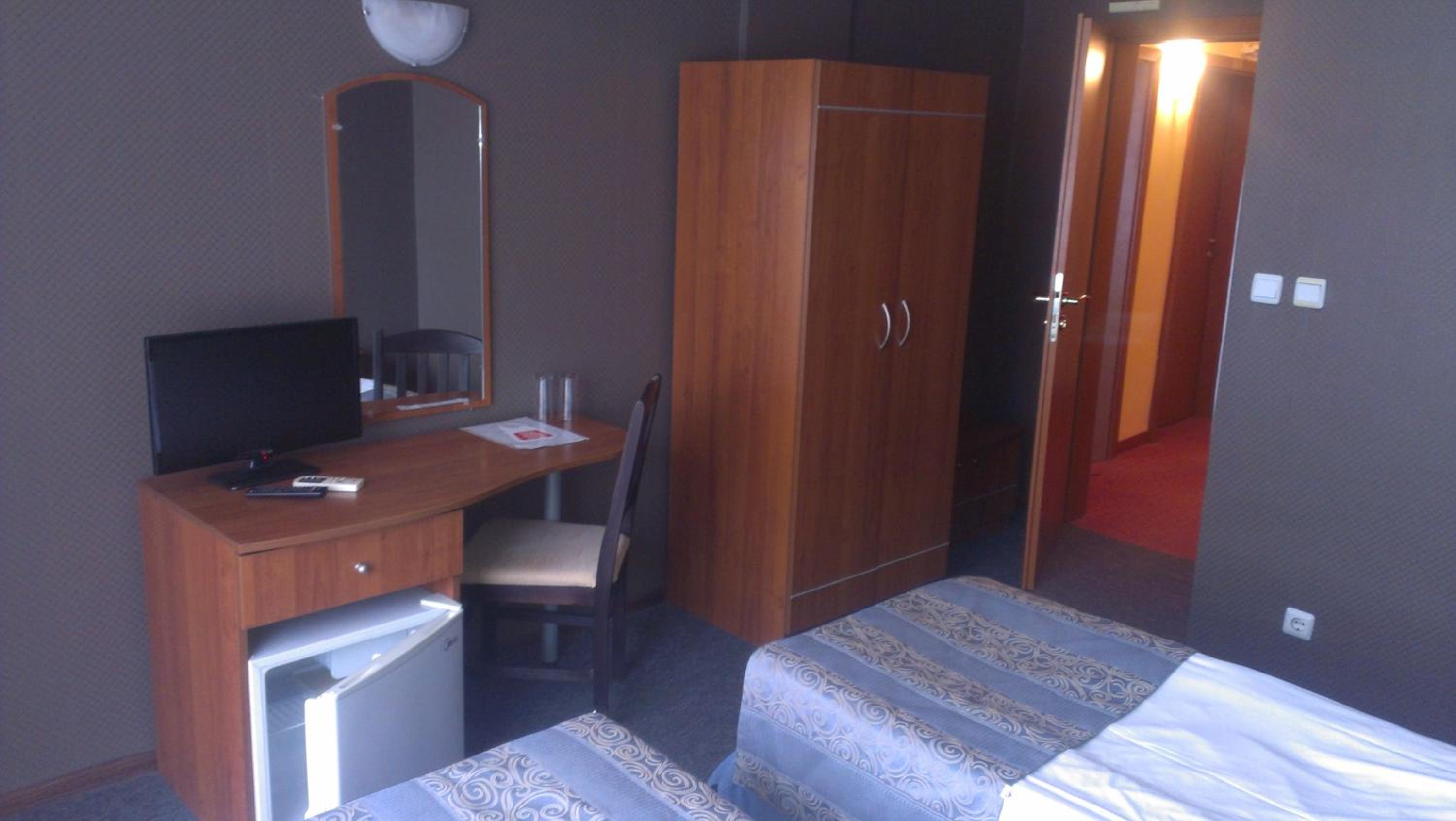 Double or Twin Room - Photo 8