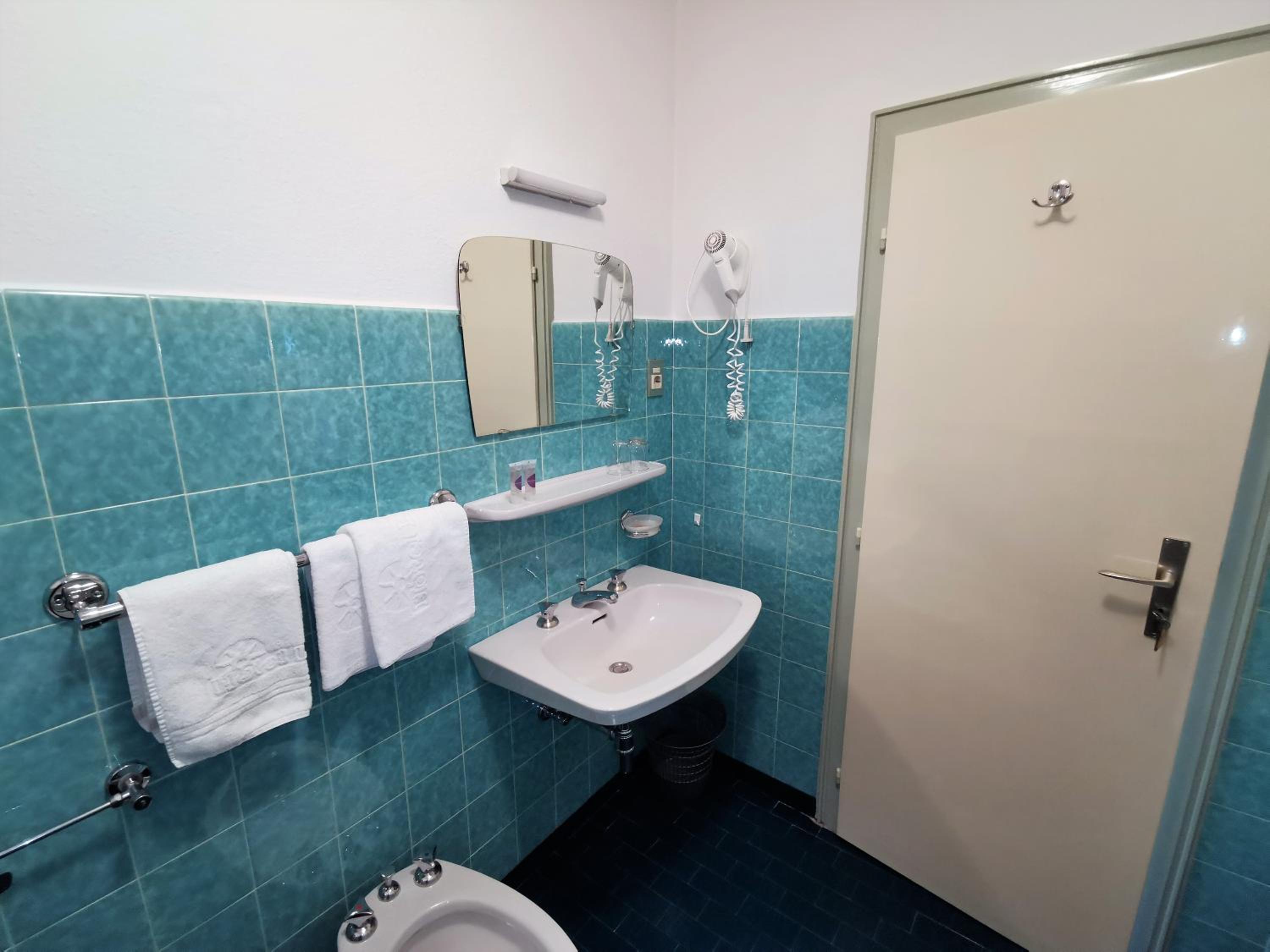 Standard Double Room photo 3
