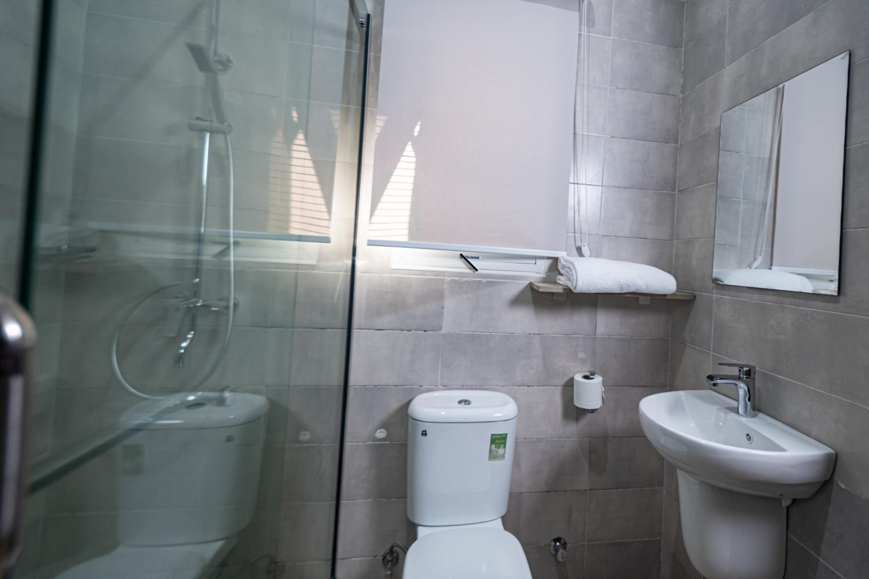 Deluxe King Suite photo 2