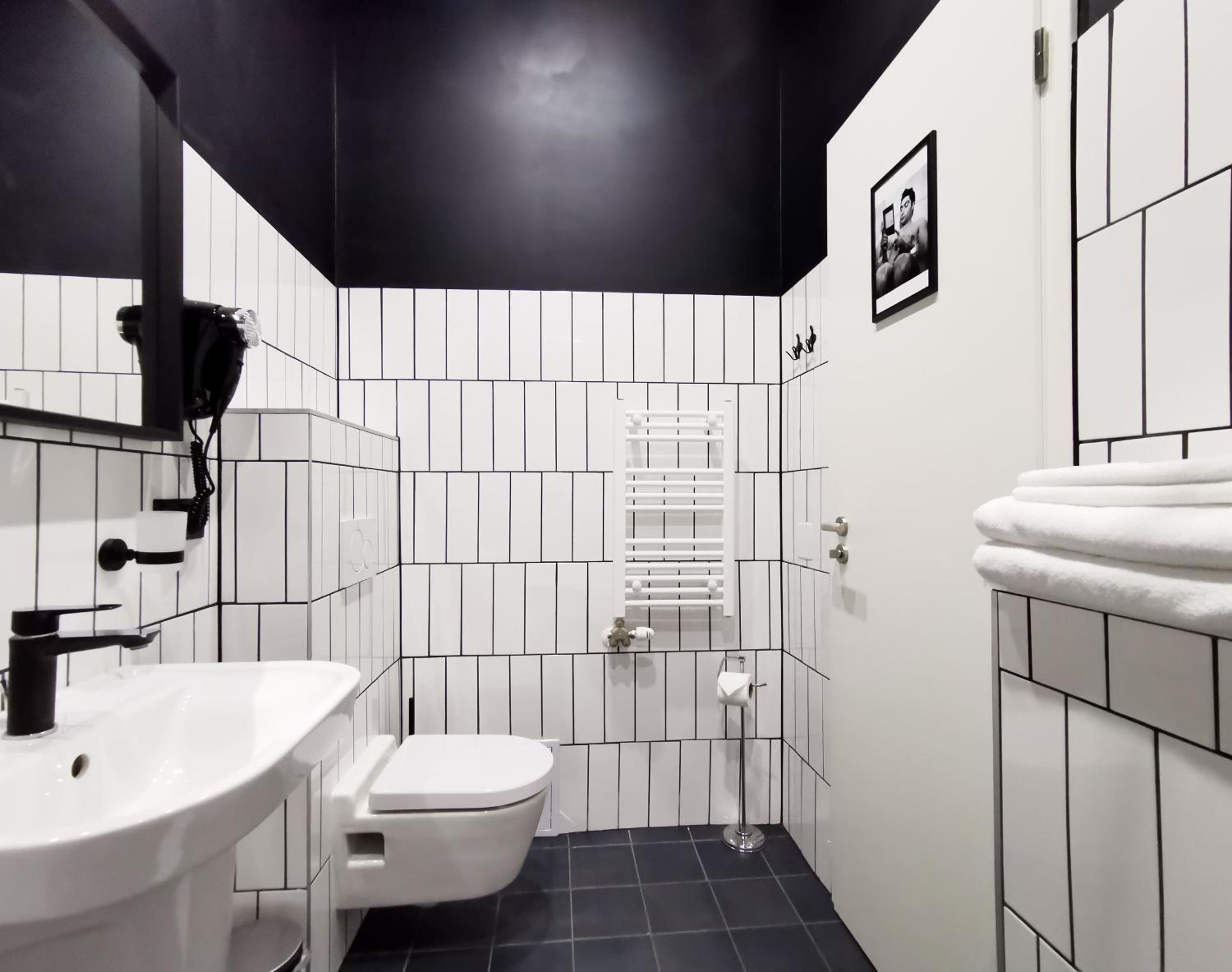 Standard Double Room - Photo 6