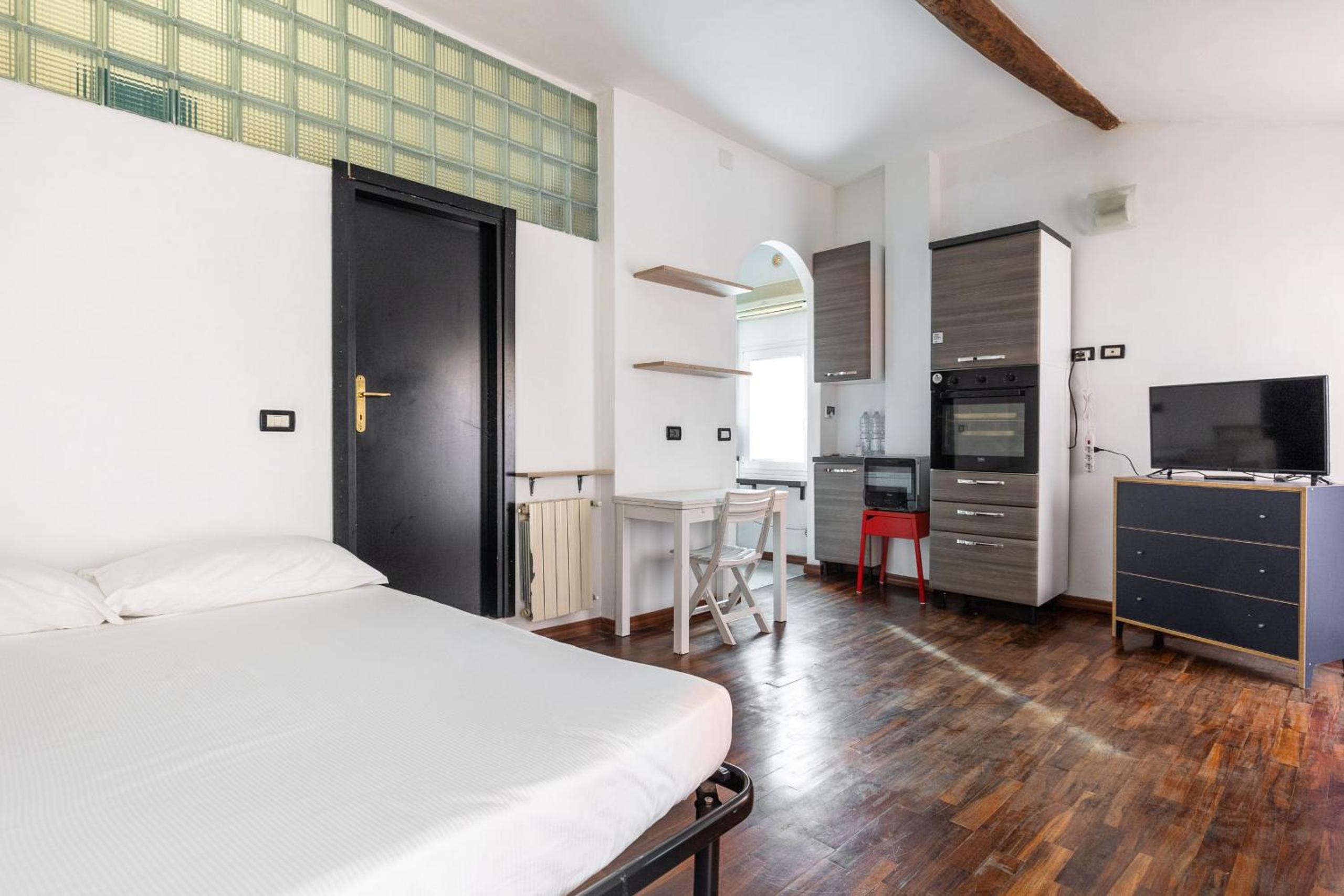 Studio Apartment